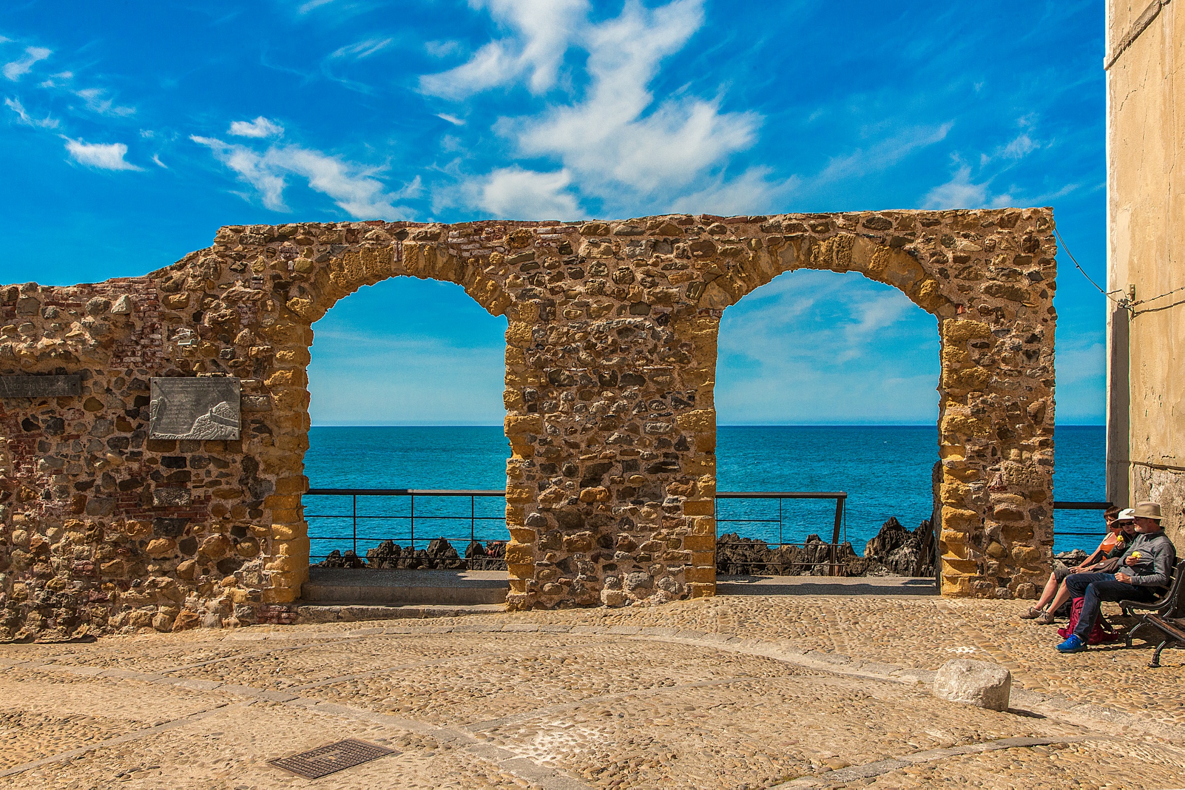 Two windows on the sea of Cephalo