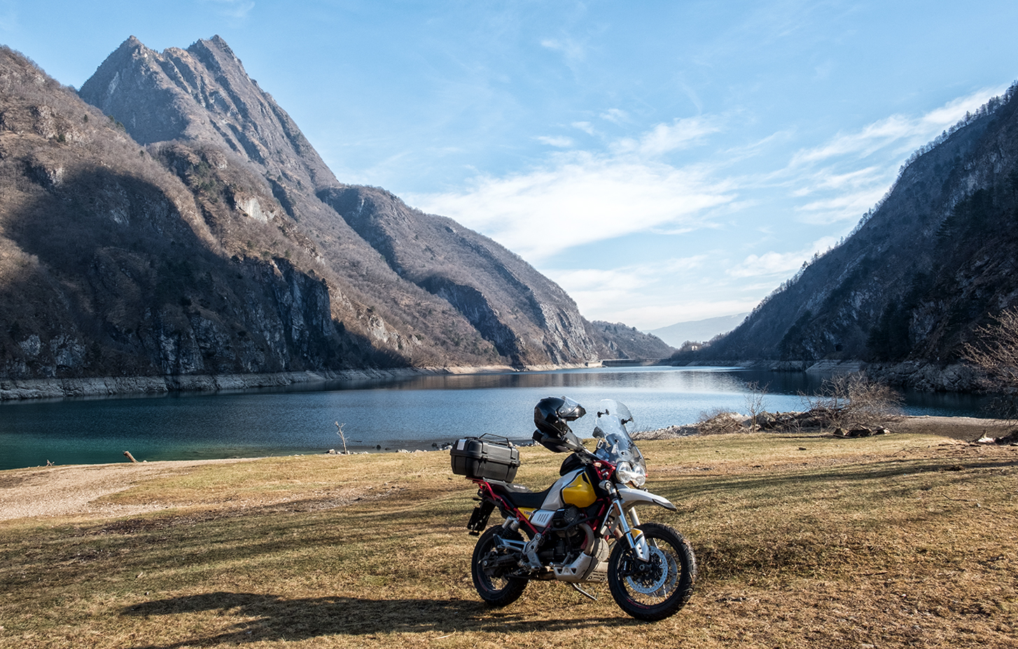 Lago del Mis - Dolomiti Bellunesi (con Guzzi V85tt)
