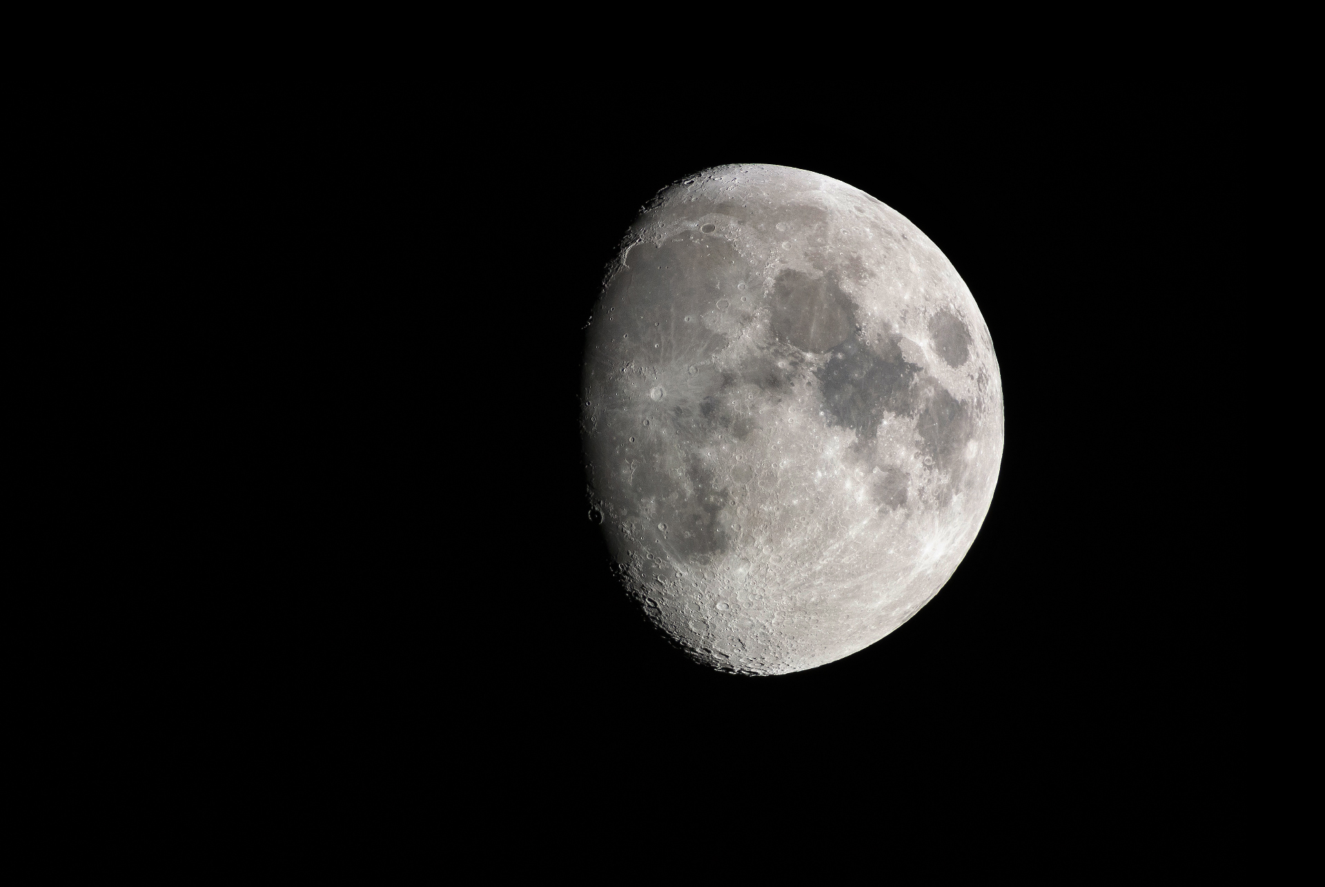 Luna (playing with V1)