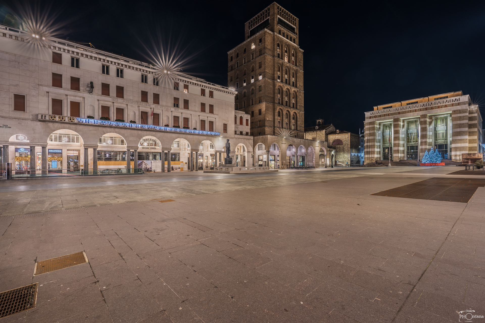 Brescia, Piazza Vittoria