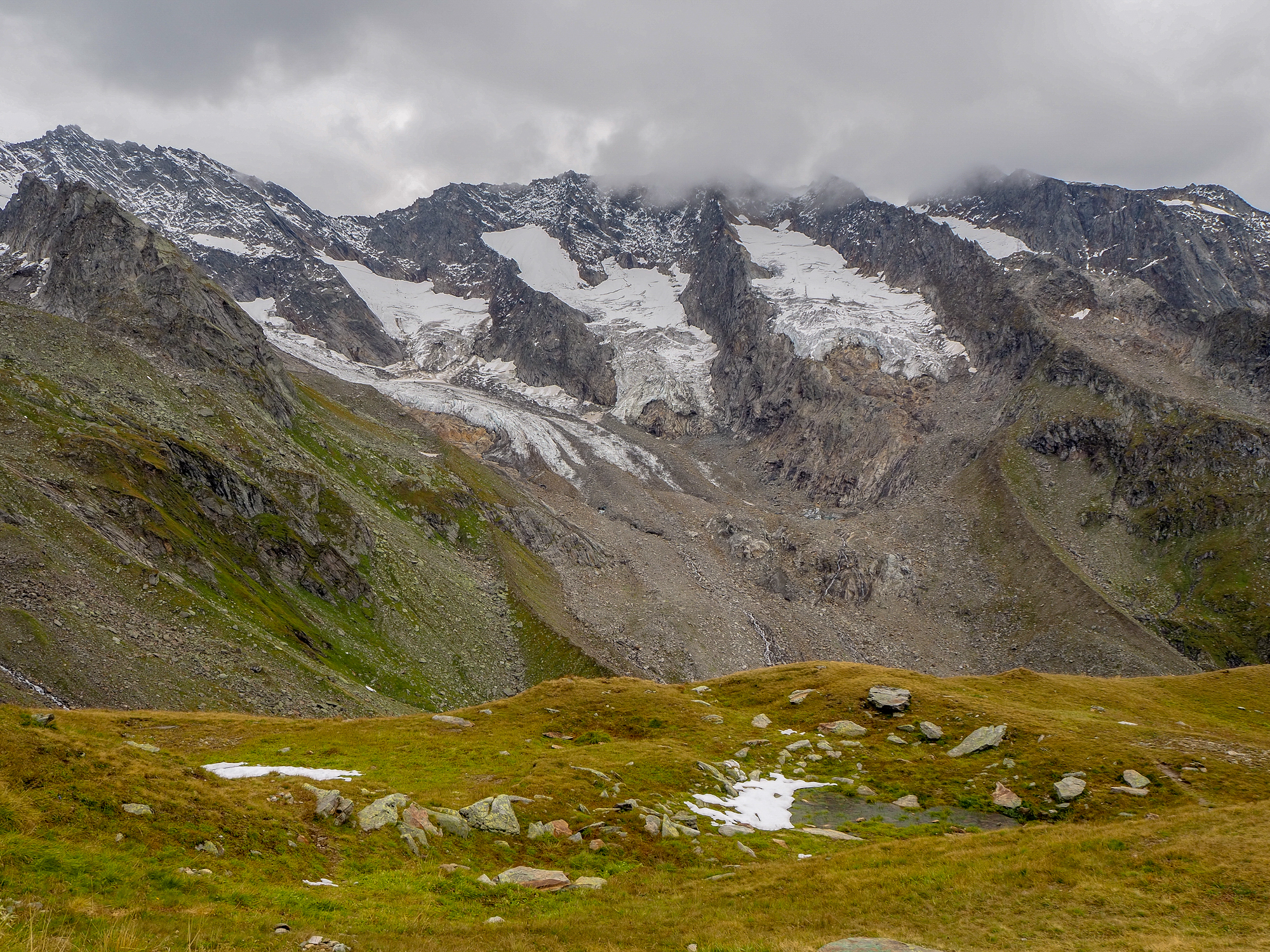 Admiring the peak of the three gentlemen