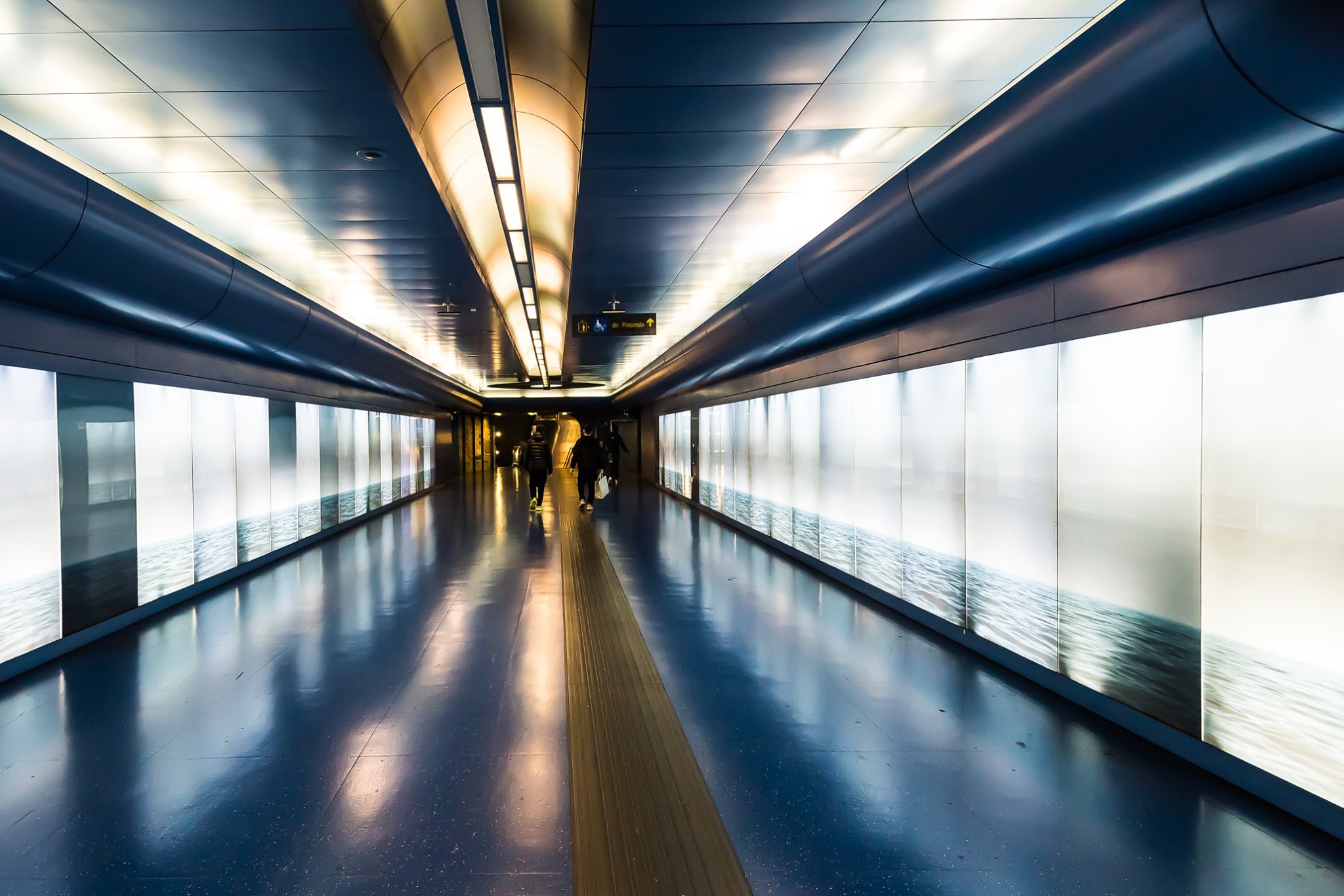 napoli - stazione del metro' toledo