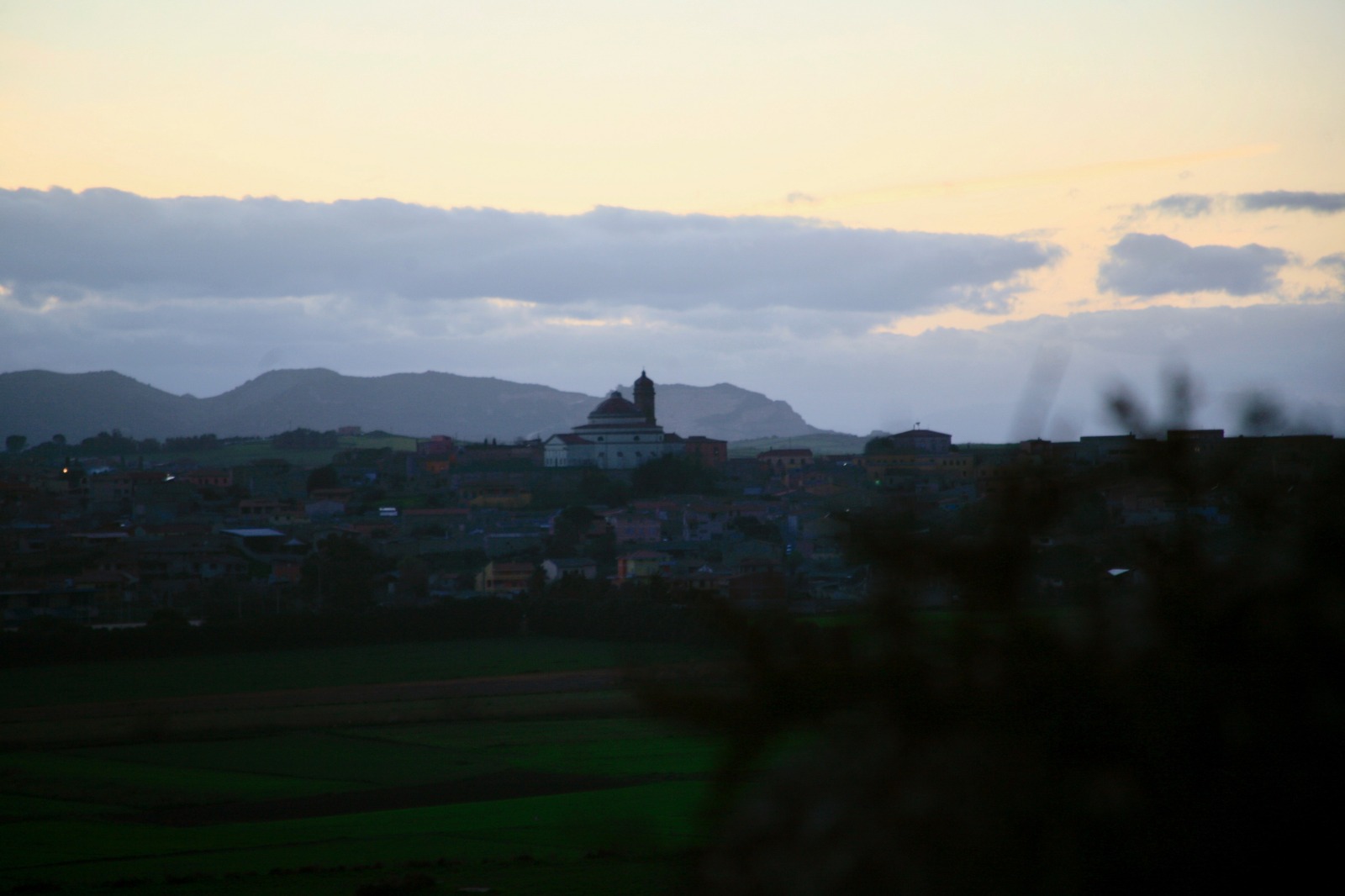 Guasila, panorama e Santuario b.v. Assunta