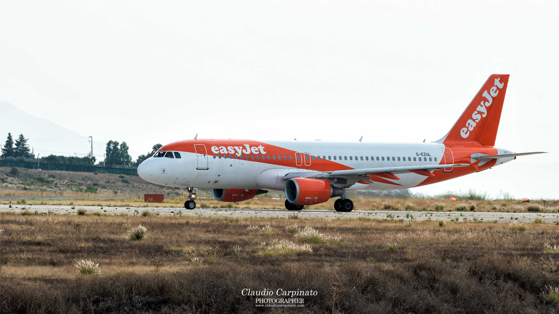 Easyjet g-ezul Airbus a320-200