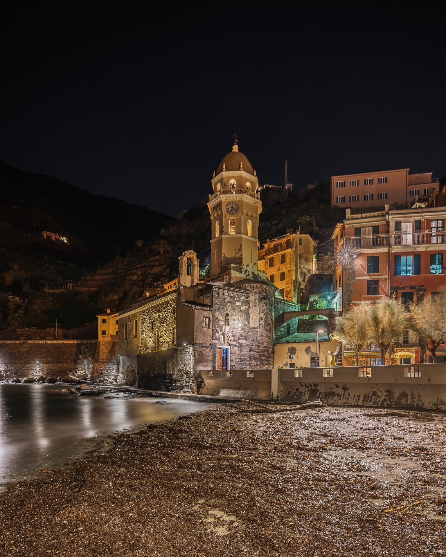 Vernazza lights