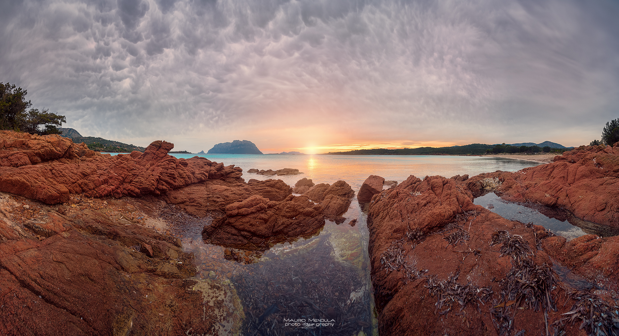 Mammatus clouds (pano)