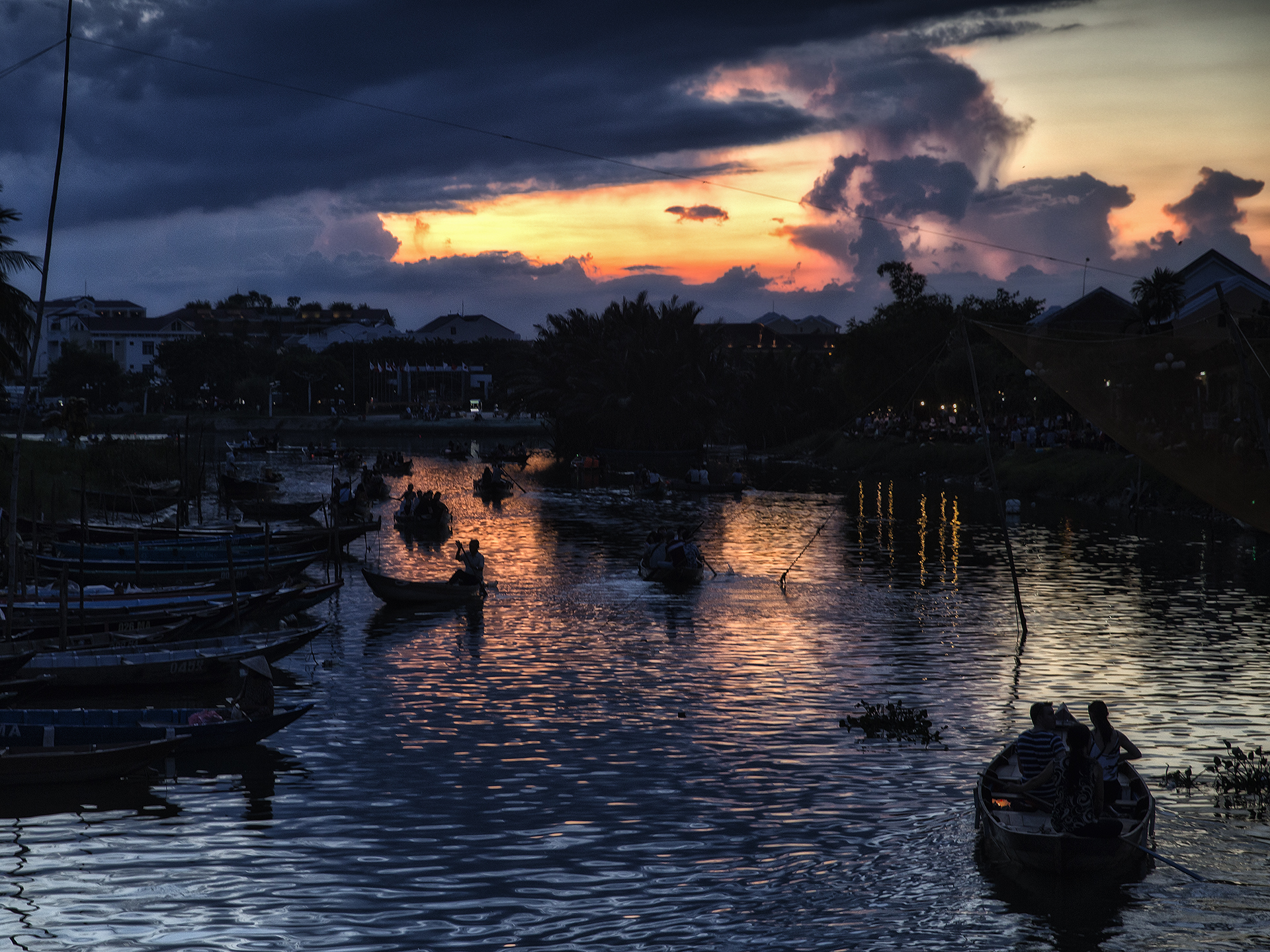 Crepuscolo sul fiume