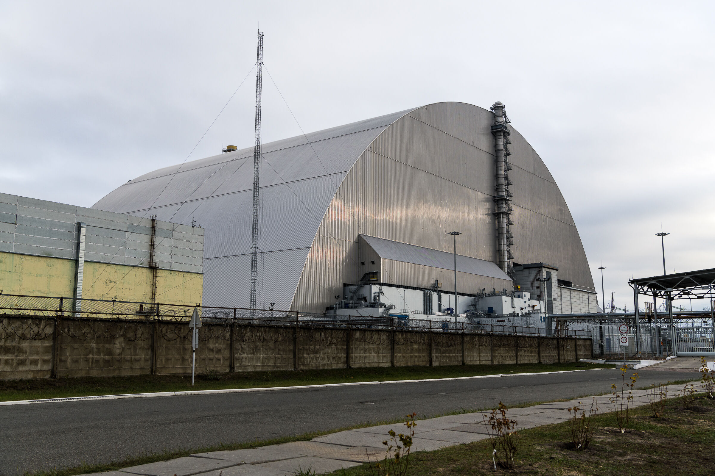 Il "sarcofago" che ricopre il reattore 4