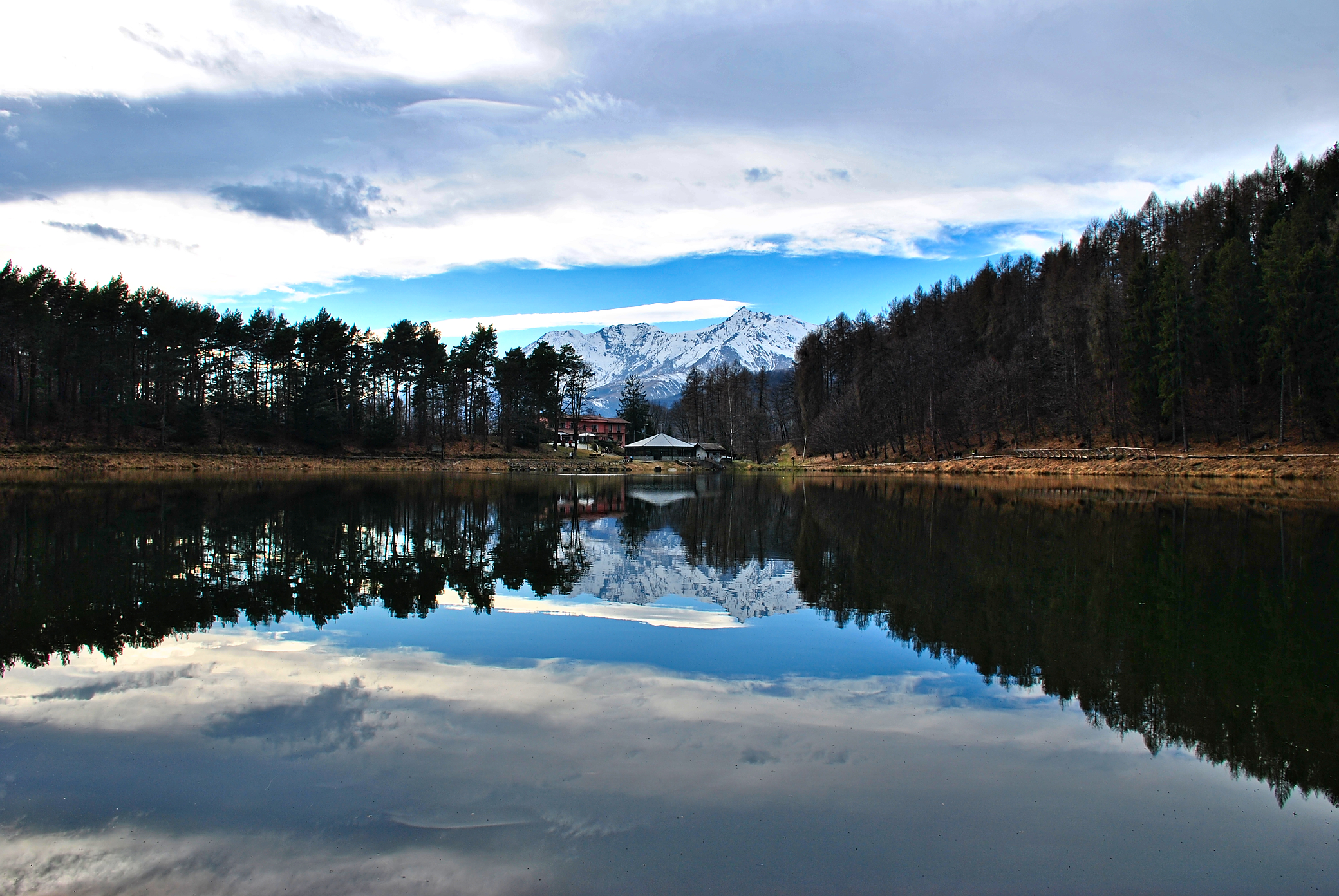 Riflessi sul lago di Meugliano