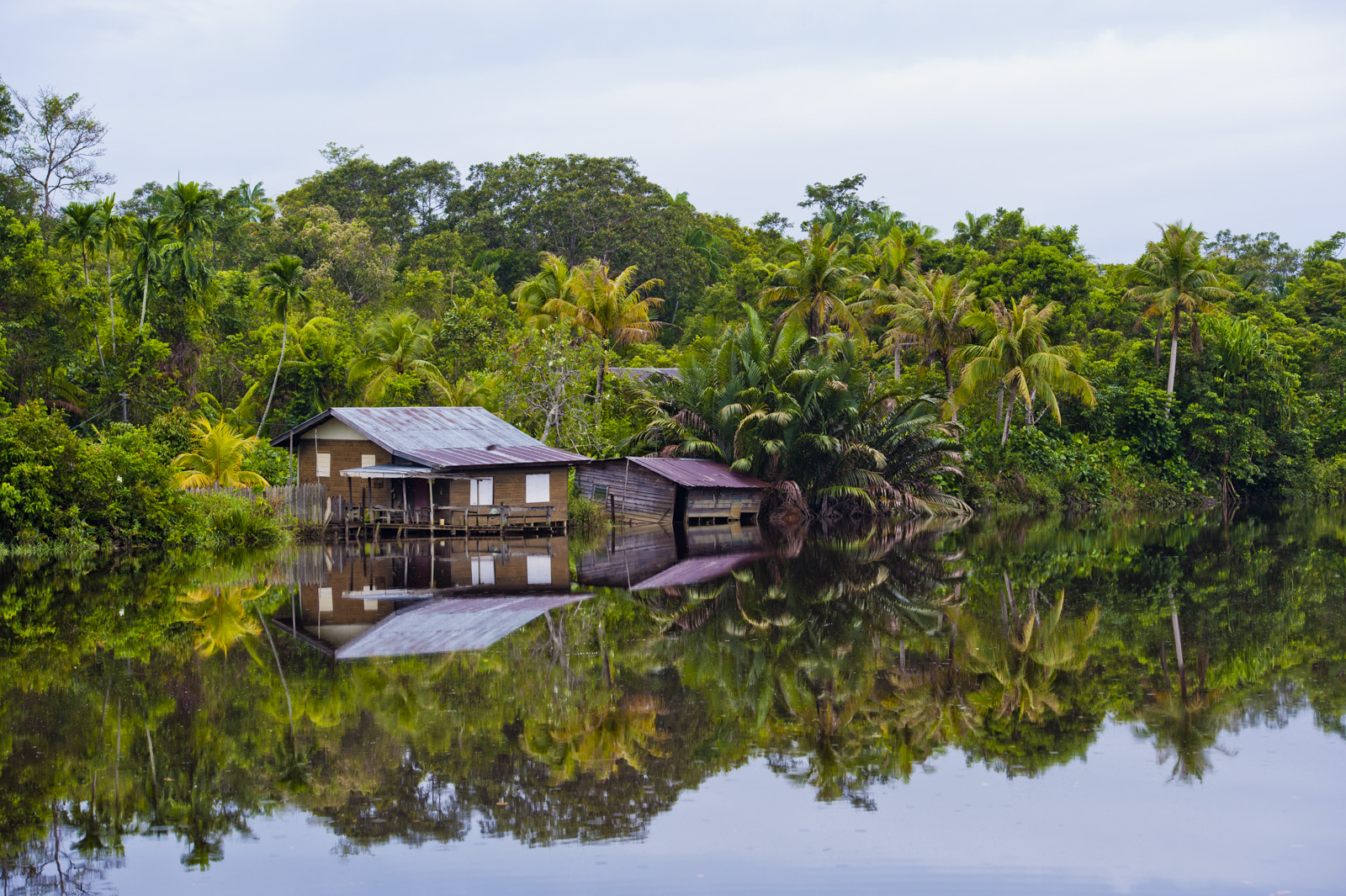Casa sul fiume Belait (Brunei)