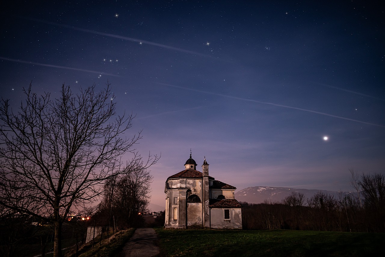 Orion,Venus and the Church of Saint Sylvester