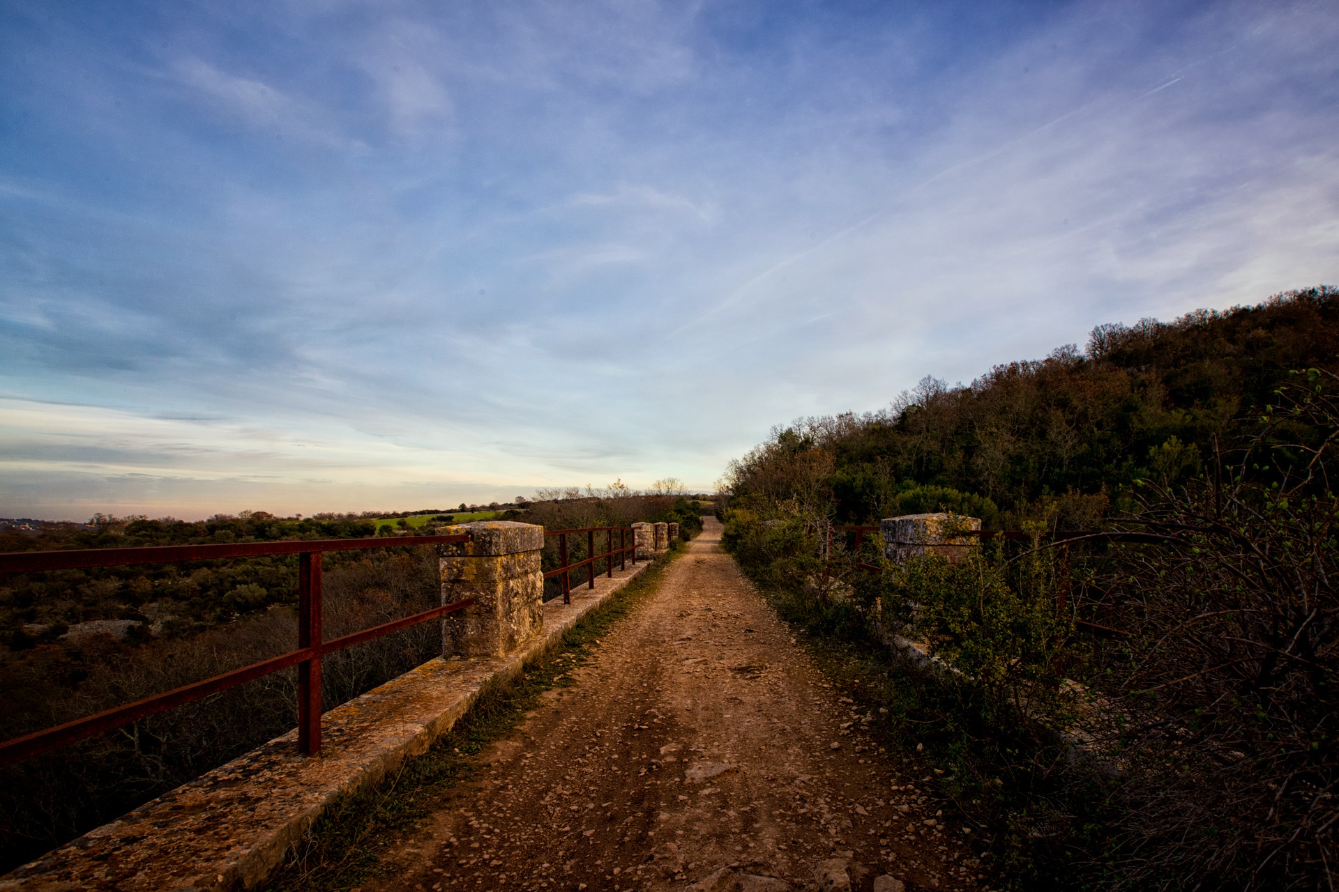 Trekking along the Pugliese Aqueduct trail