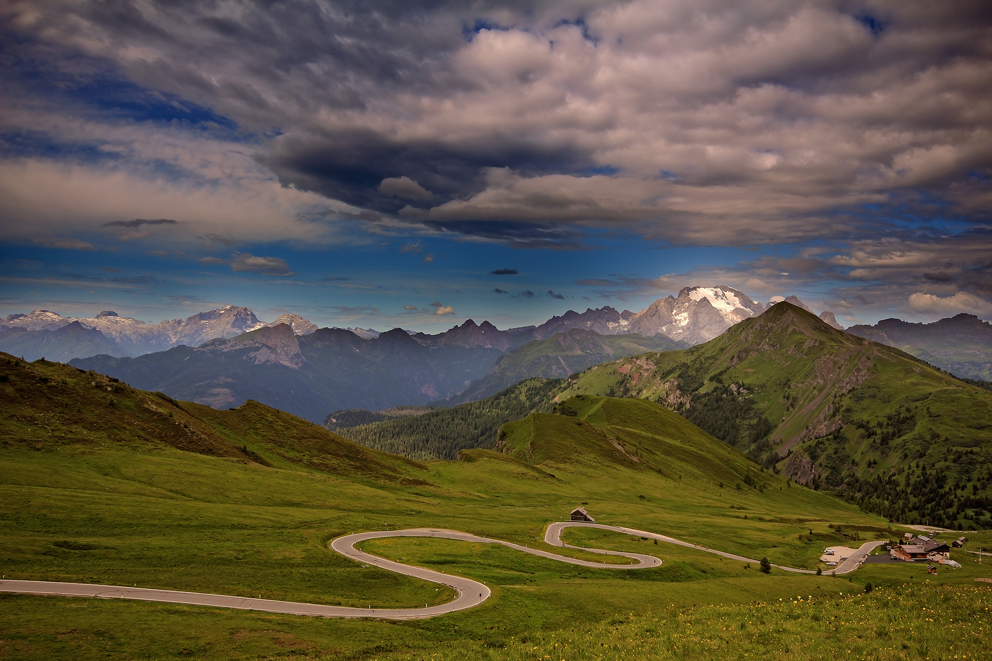 Una prospettiva dal passo Giau