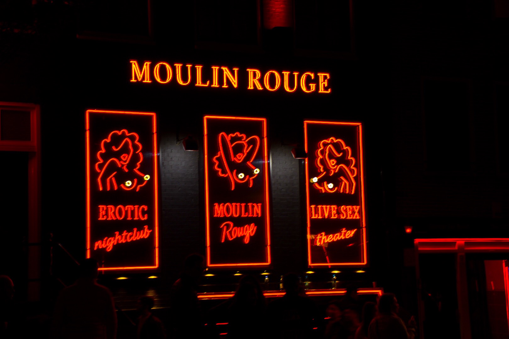 Moulin Rouge, California