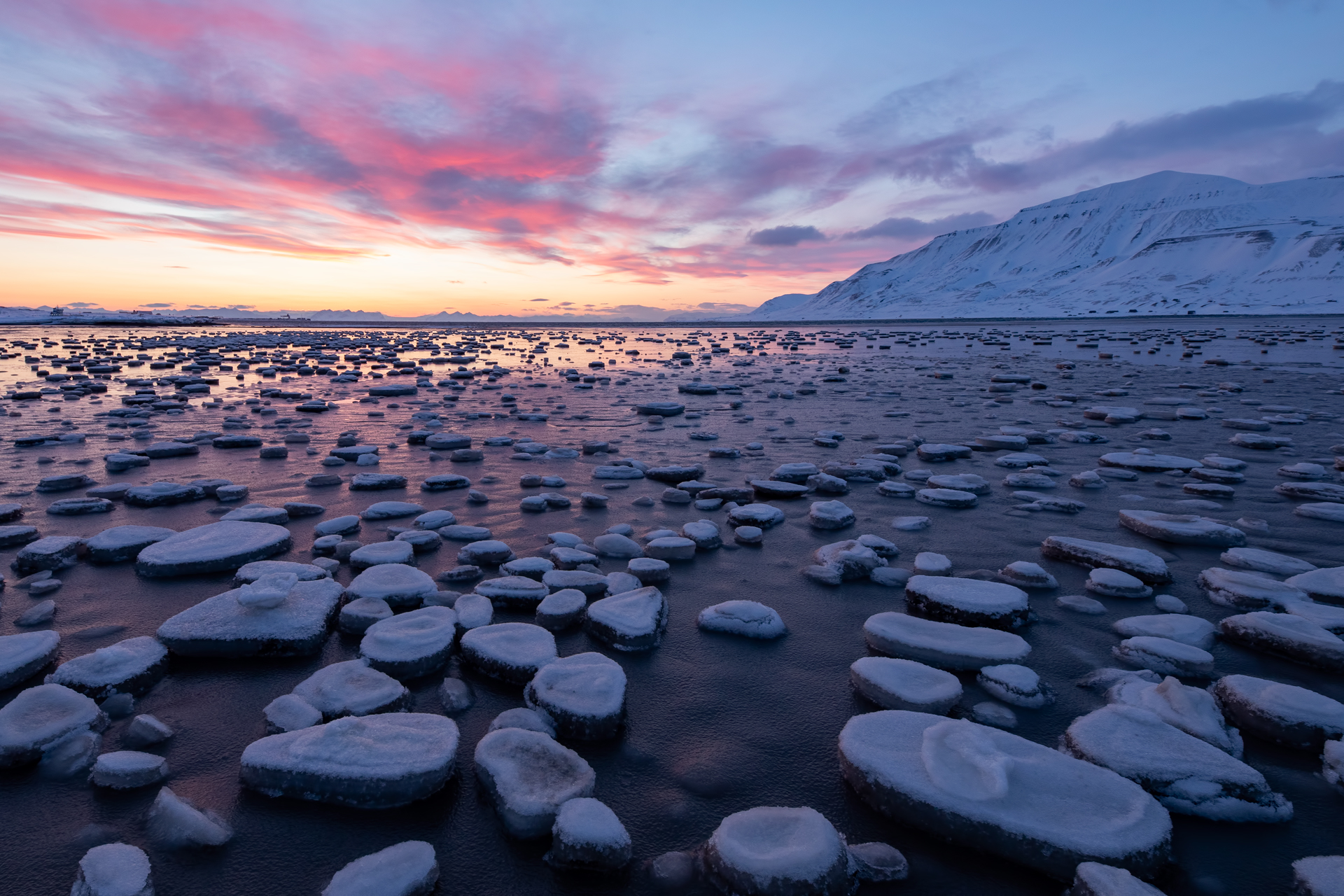 tramonto a Longyearbyen