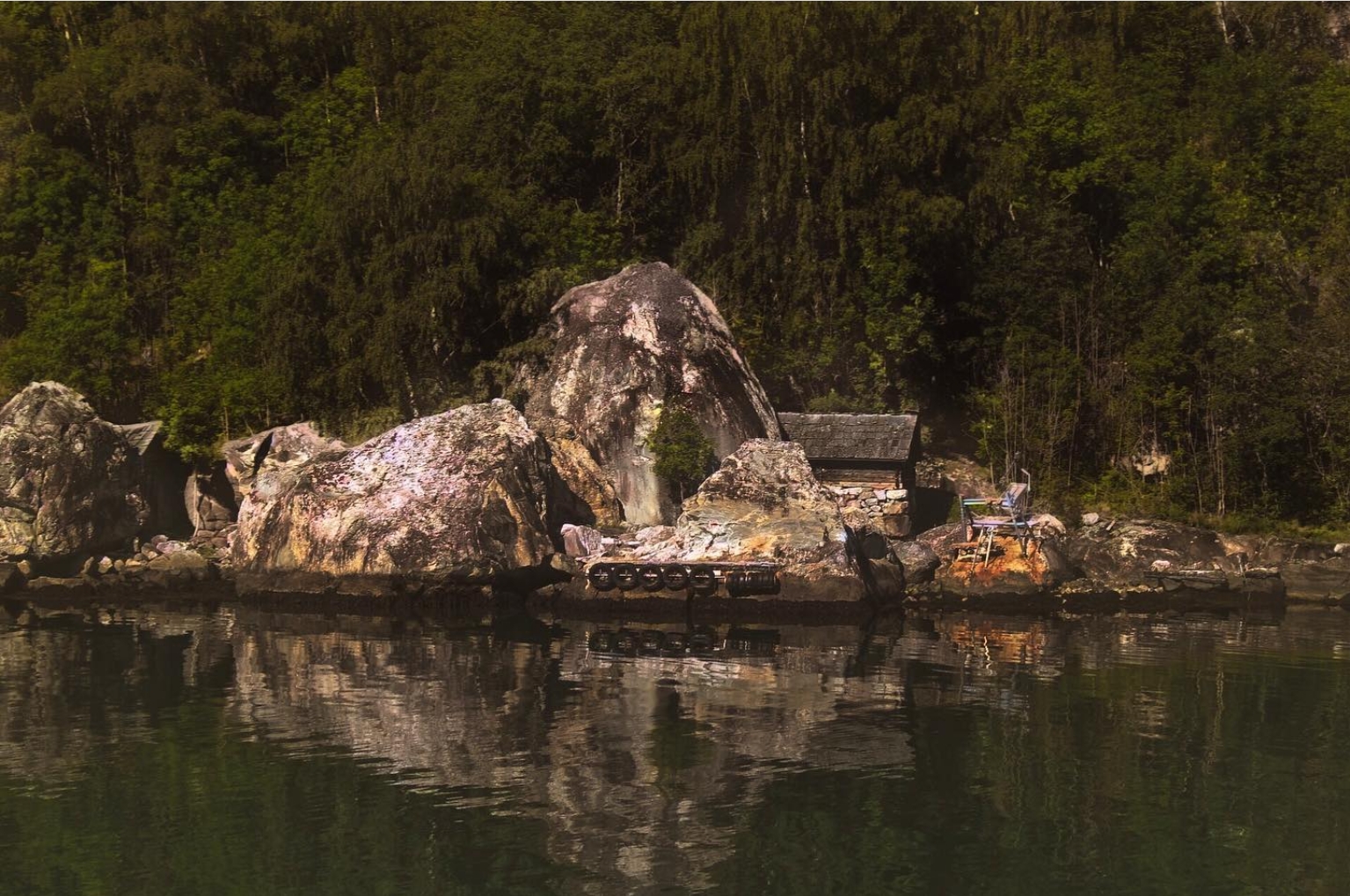 Antico deposito di pesca nel fiordo