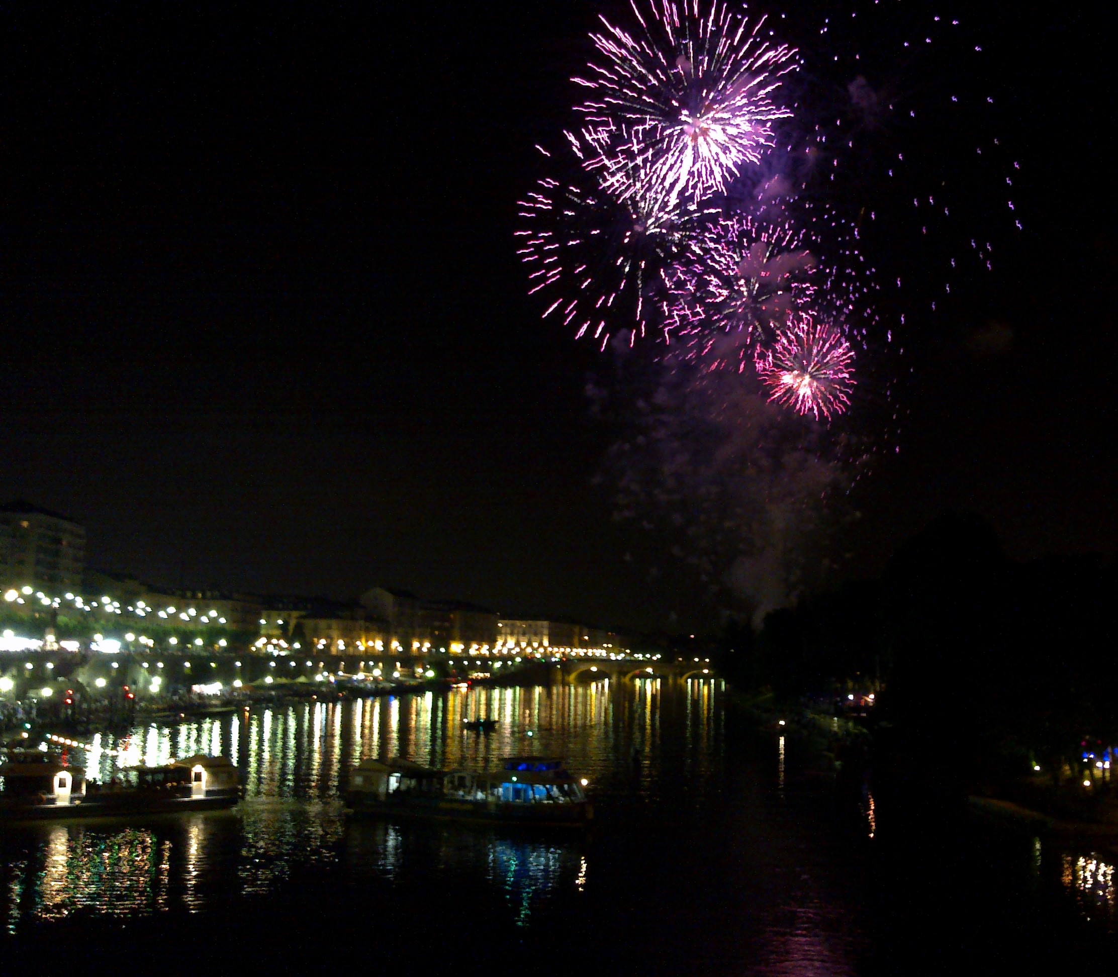 fuochi artificiali sul po "S.Giovanni"