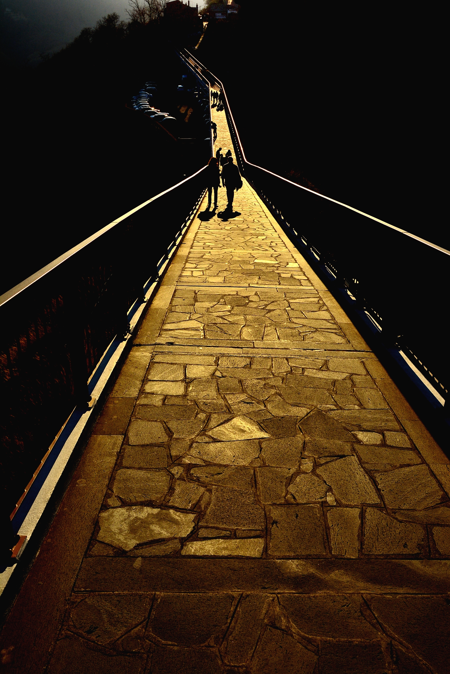 Passage on the bridge