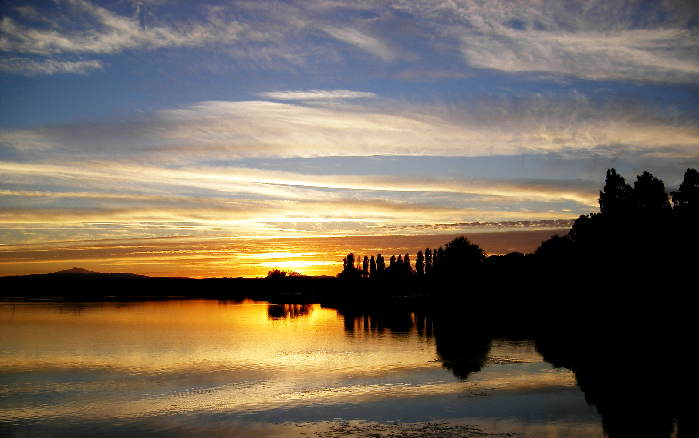 tramonto sul Trasimeno