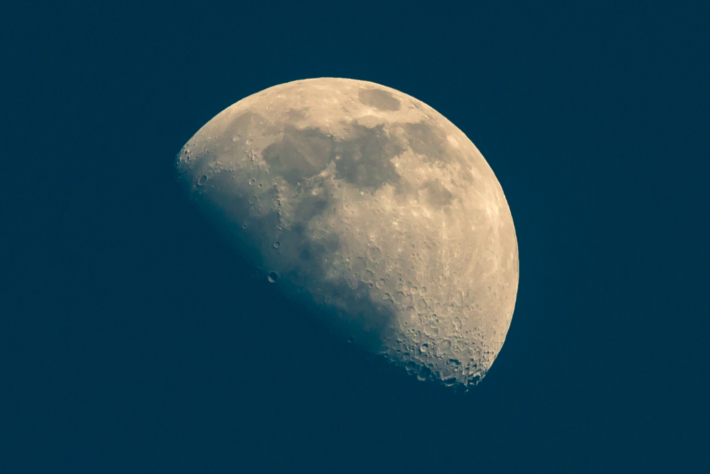 Luna di giorno