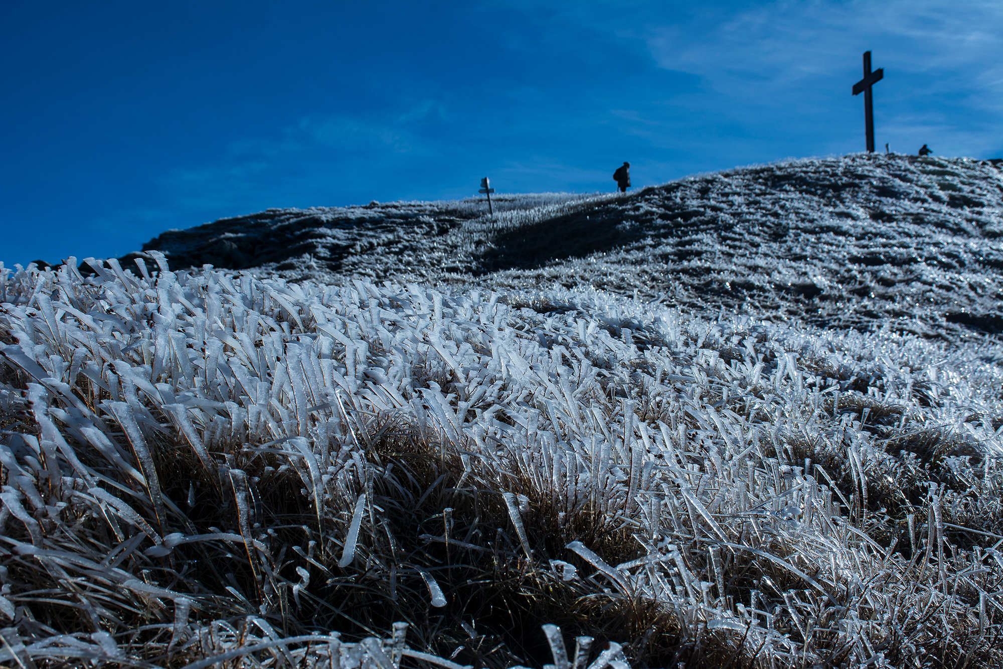 L'arrivo sulla vetta ghiacciata