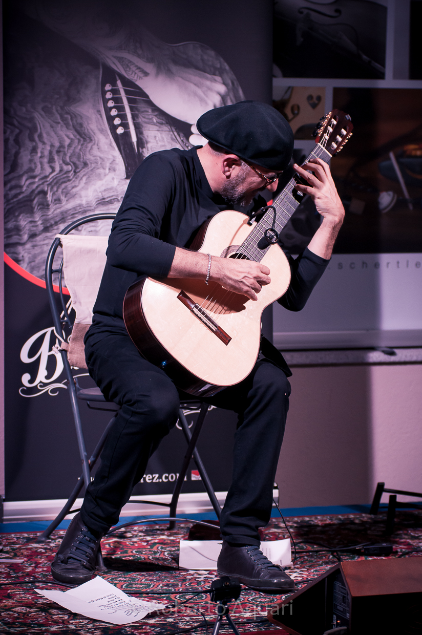 Bebo Ferra in concerto