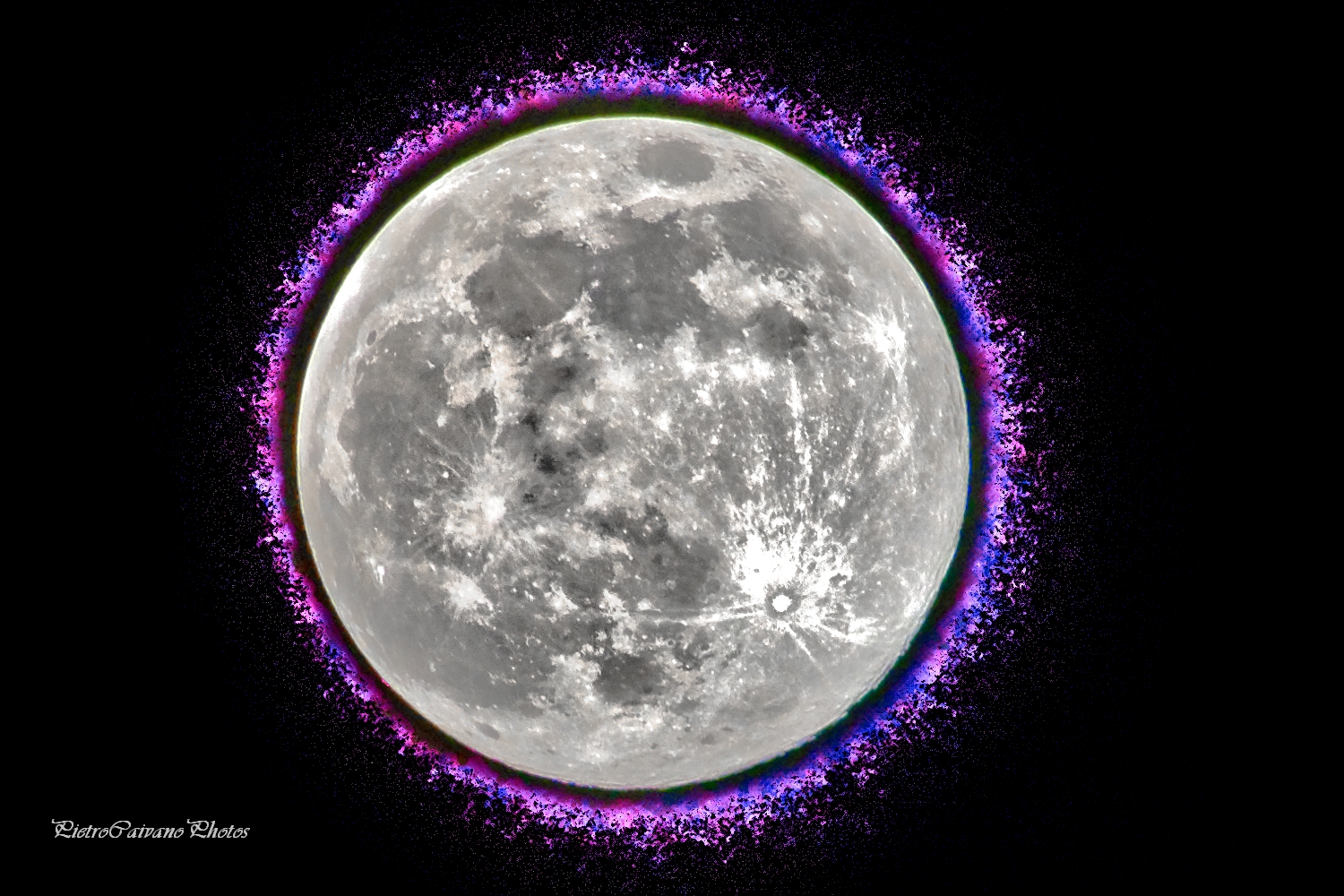 Avvistato il Coronavirus sulla luna...