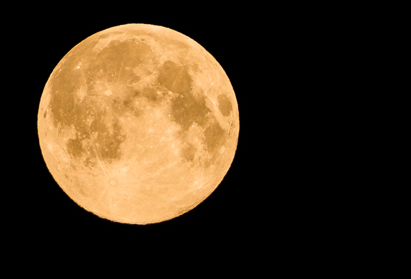 Super Luna Rosa 2020