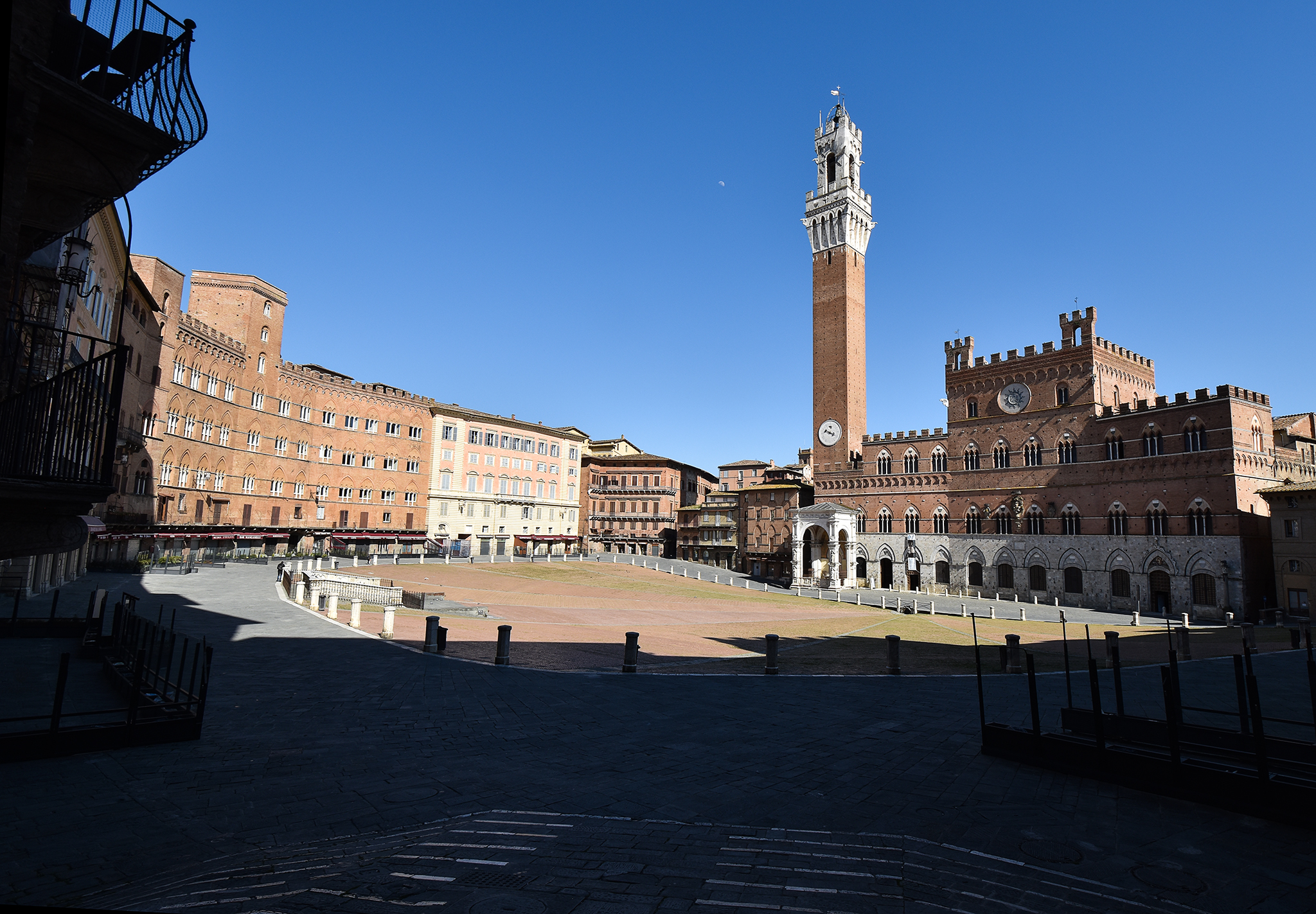 Piazza del Campo - COVID-19 quarantine, April 2020