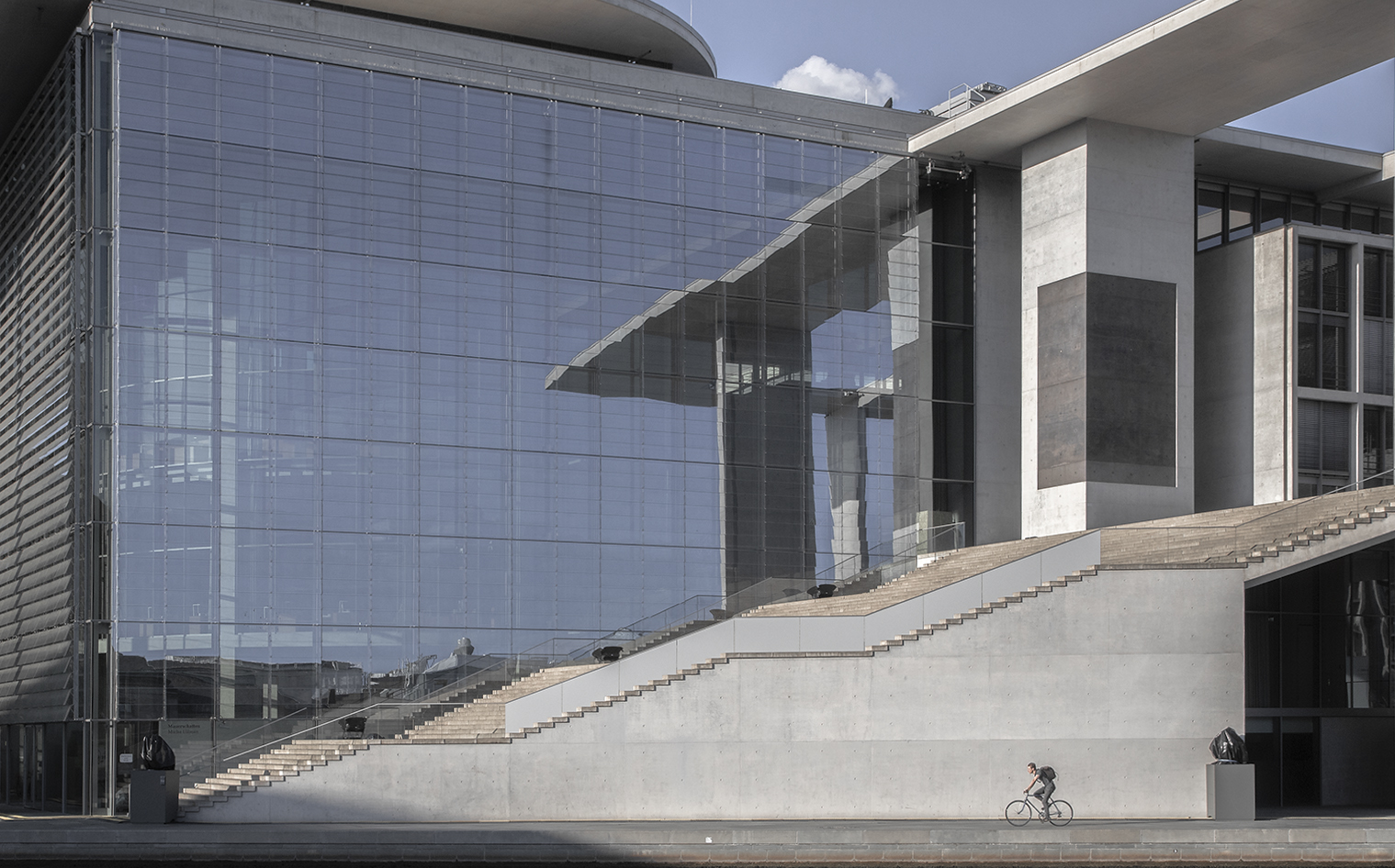 l' architettura è l' adattarsi delle forme a ...