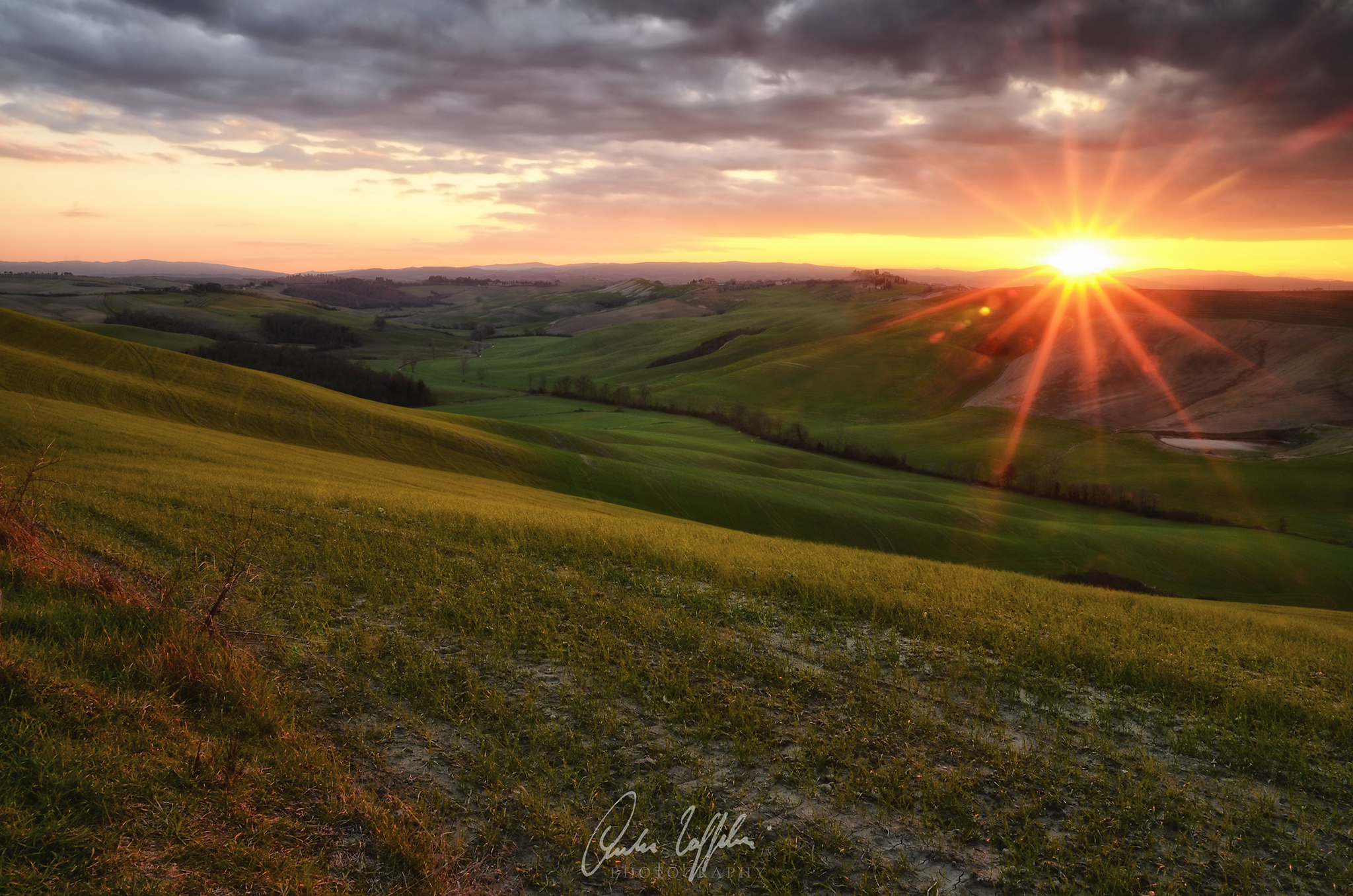 Tramonto sulle colline senesi