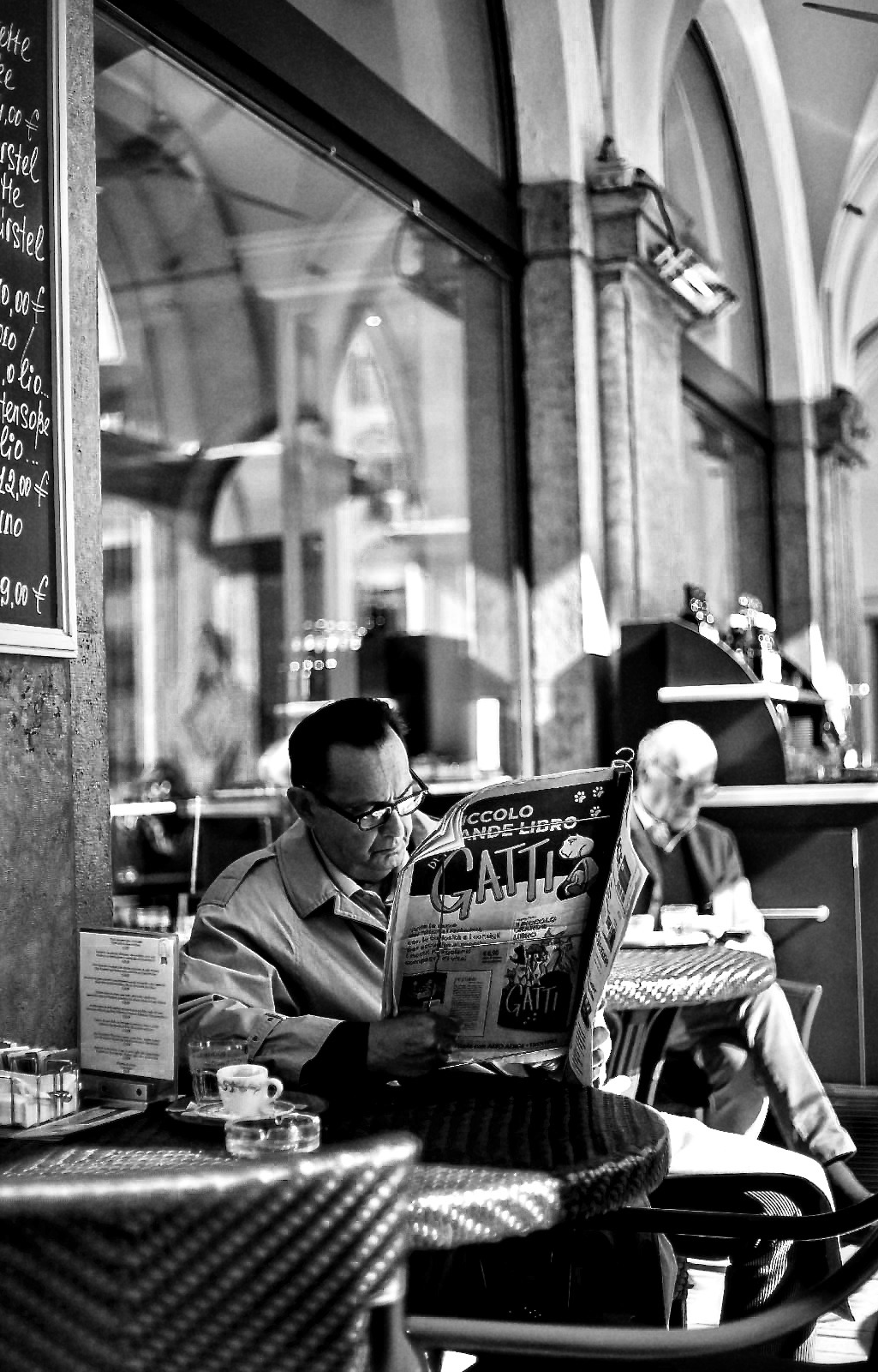 Vicentino at the bar