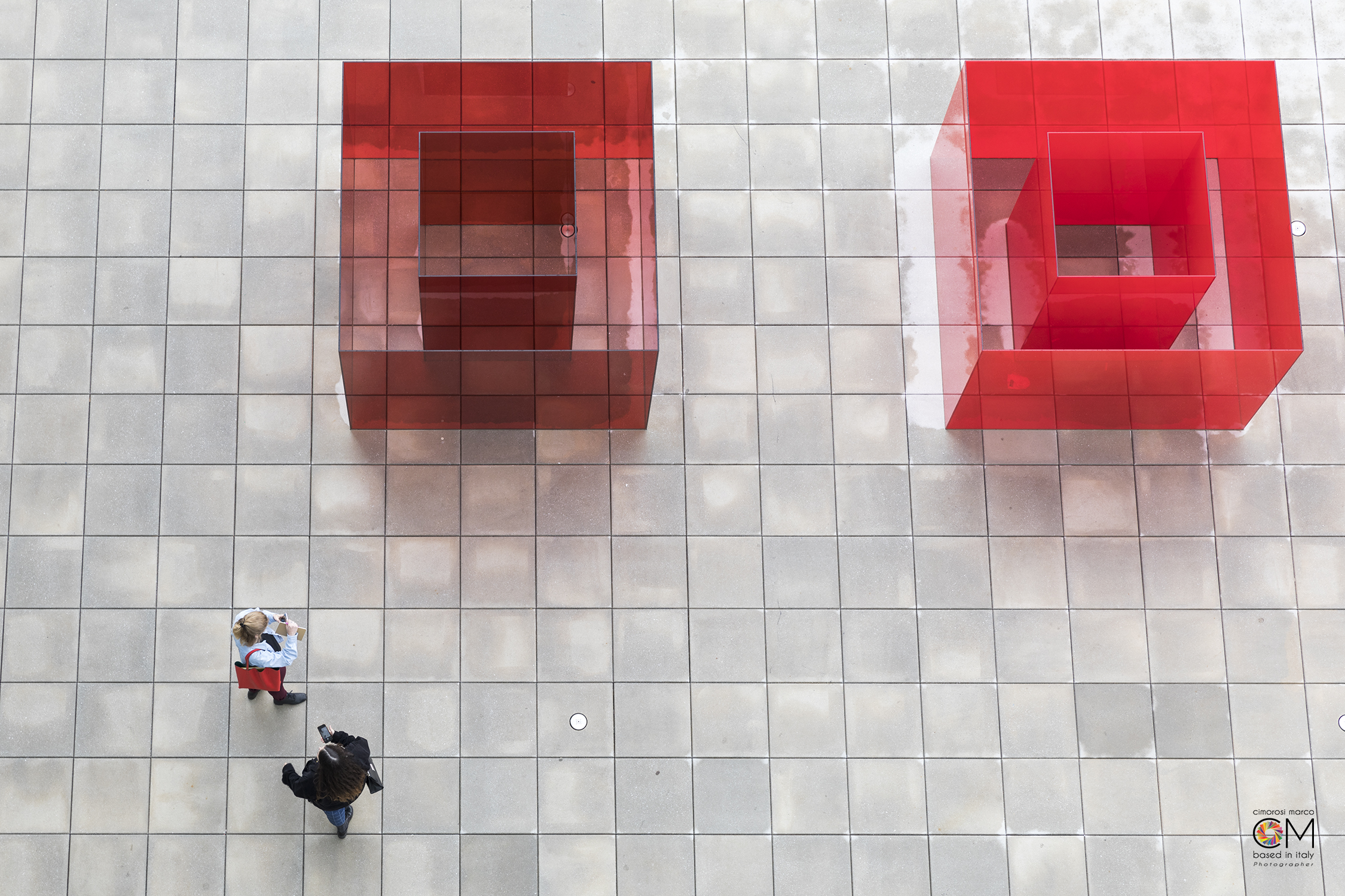 the red cubes