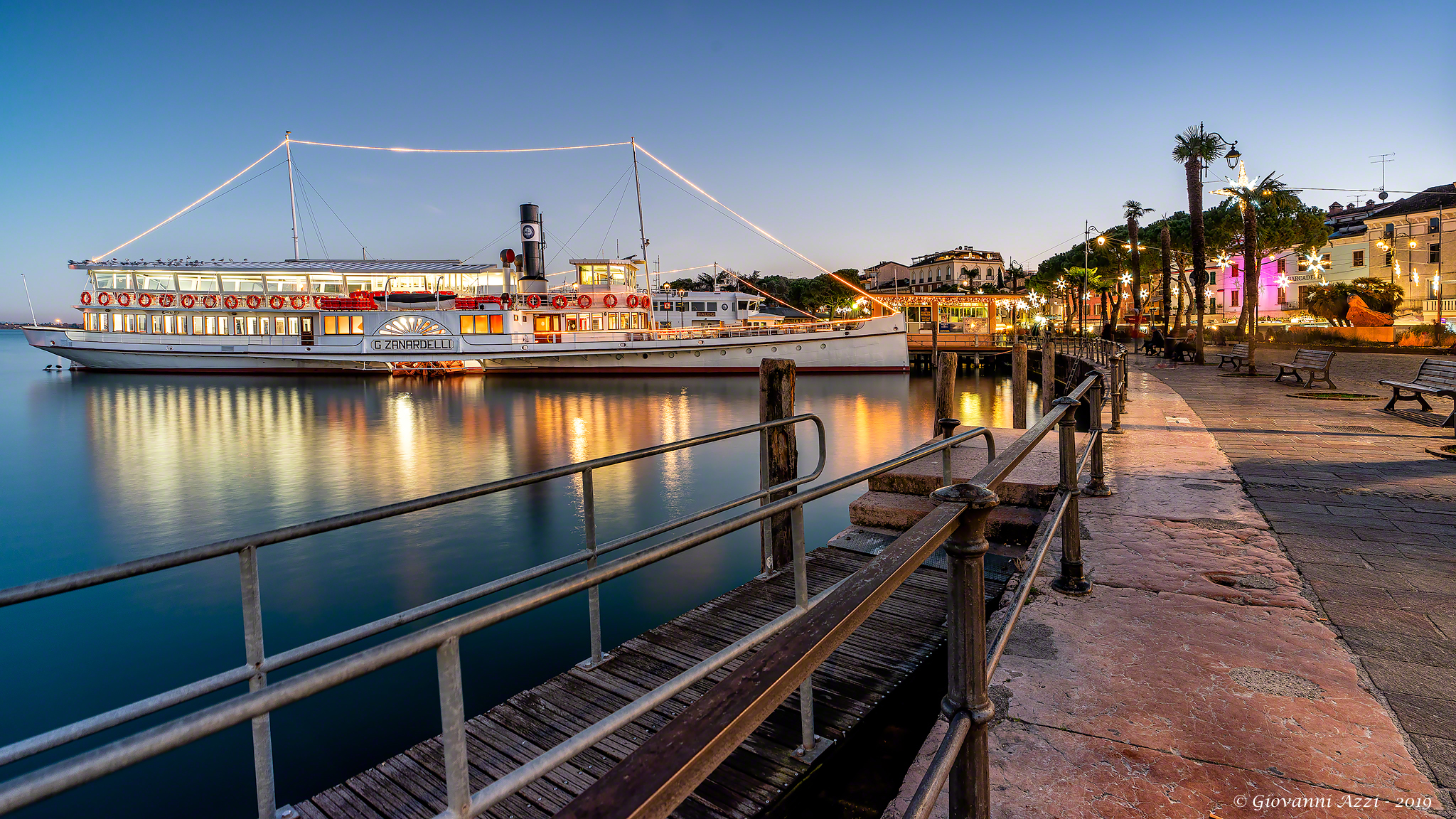 Sera sul lungolago di Desenzano