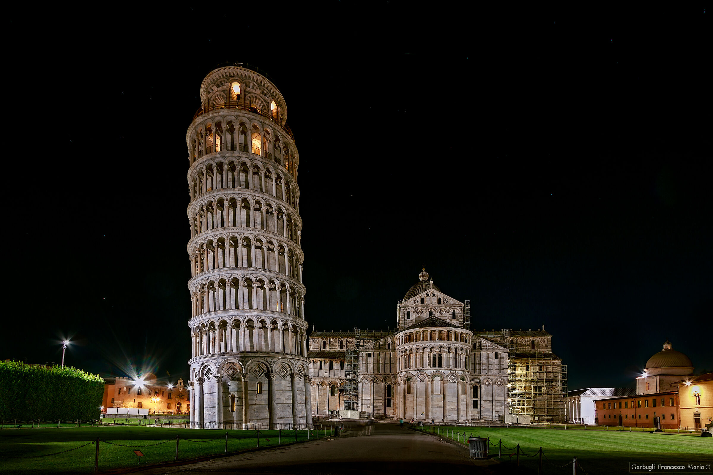 La notte stellata a piazza dei miracoli....