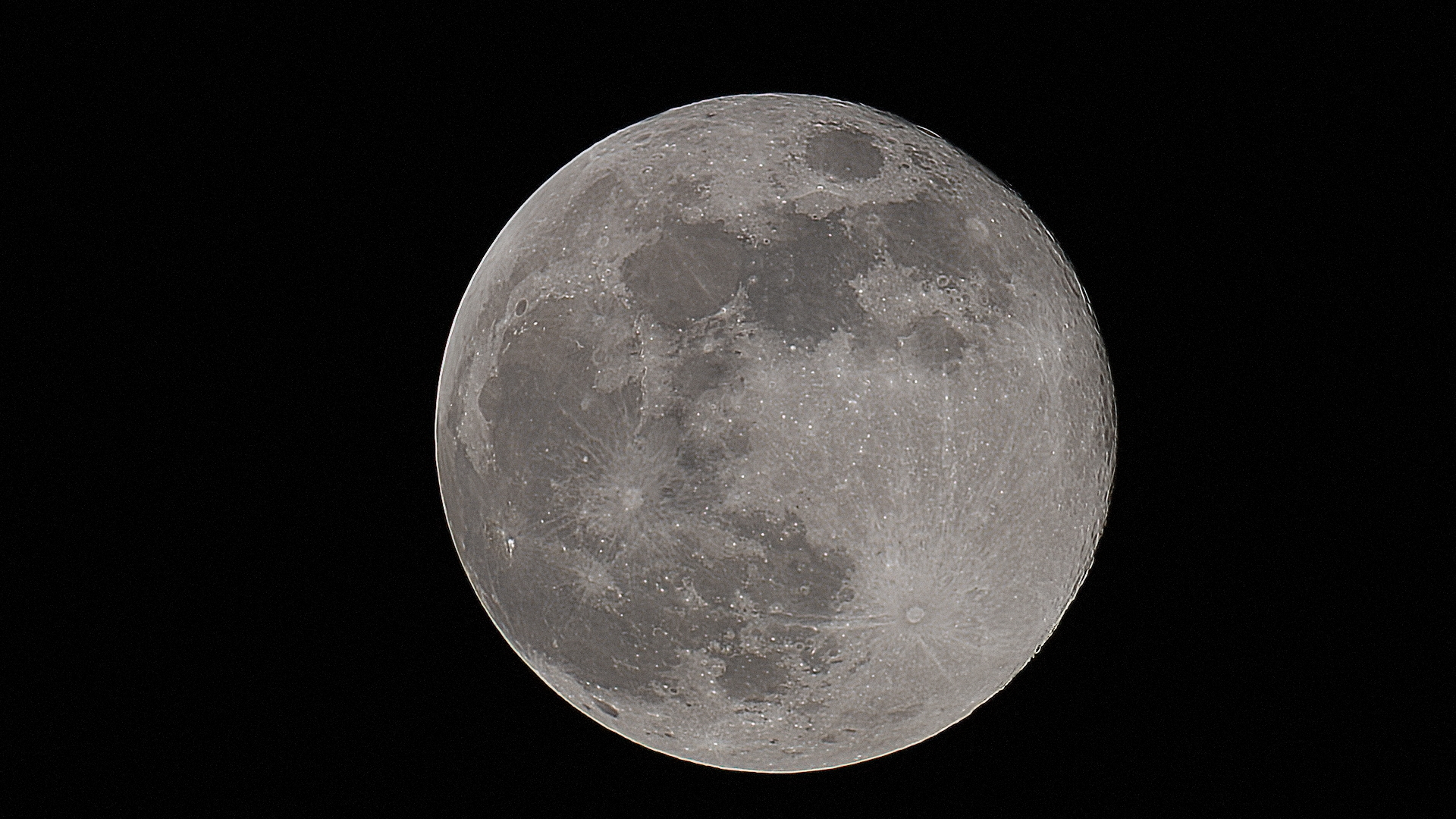 Luna del 7/5/2020, stack di 2000 fotogrammi