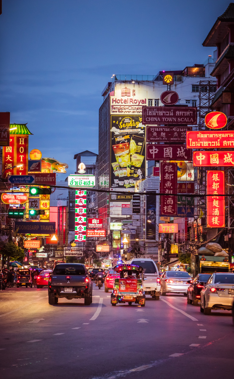 The lights of Chinatown