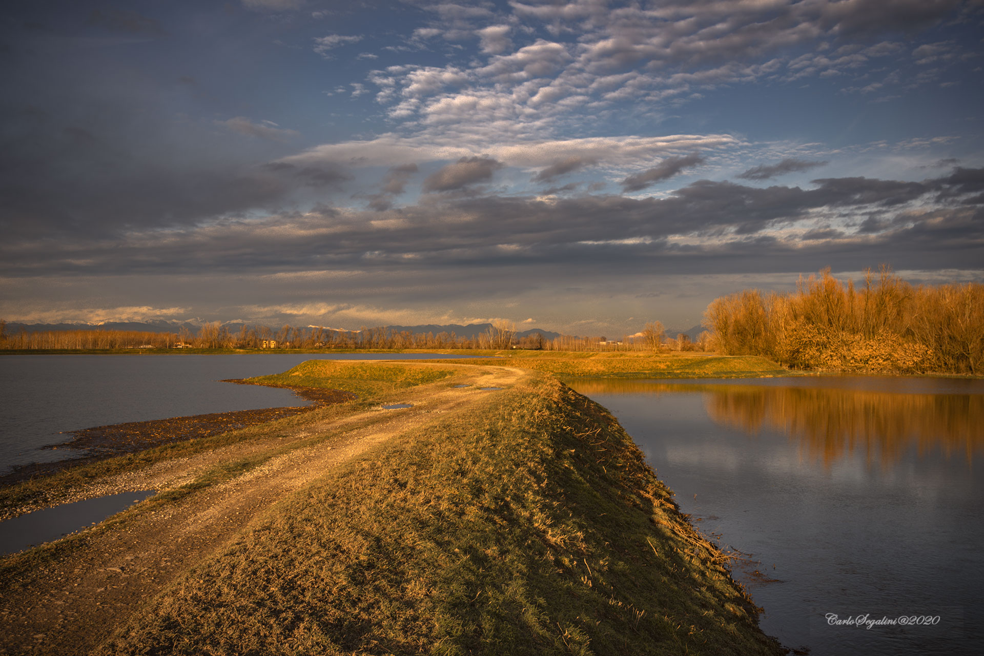 24 dicembre 2019,il fiume allaga la campagna