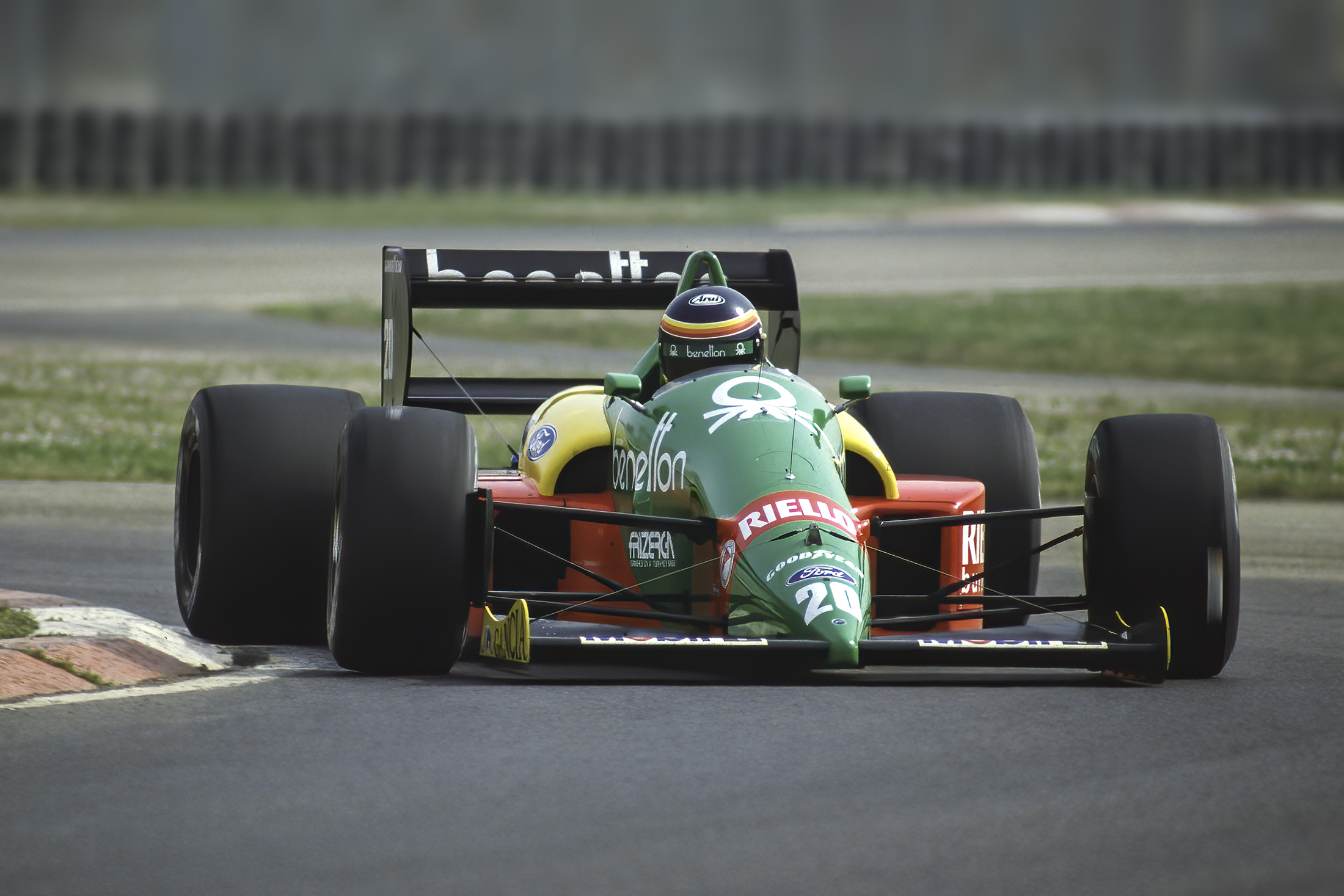 Thierry Boutsen (Benetton.Ford b188)