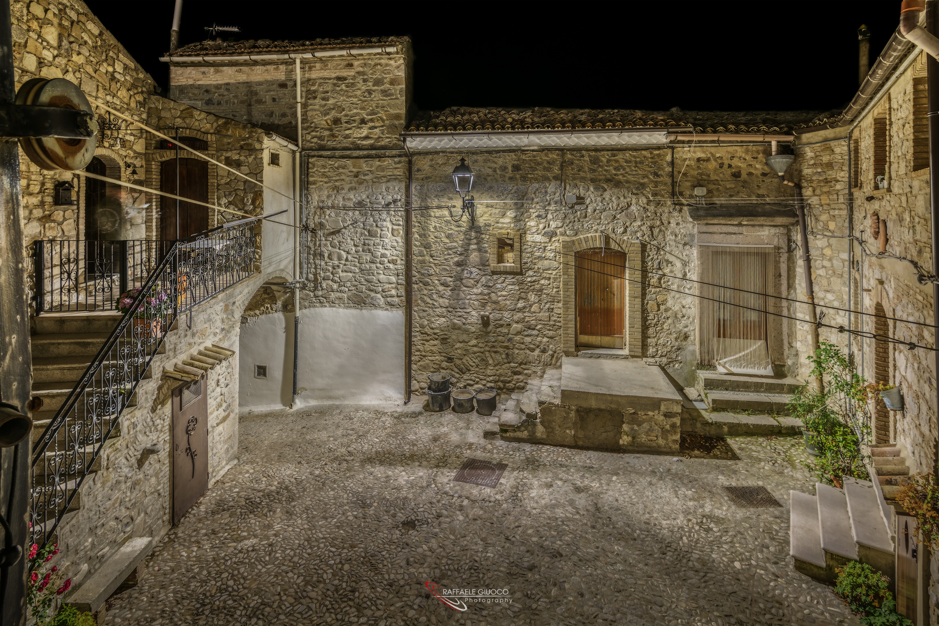 Sant'Agata di Puglia - Courtyard Piazza Common Vecchio