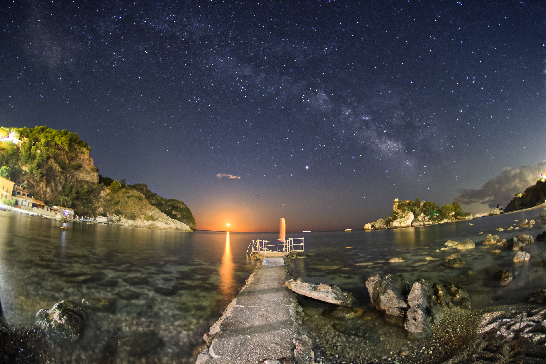 Isola “bella di notte”