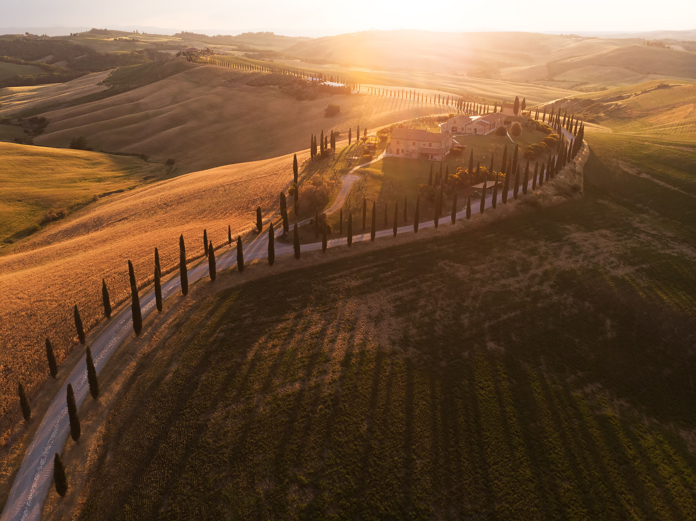 in volo sulla val d'orcia