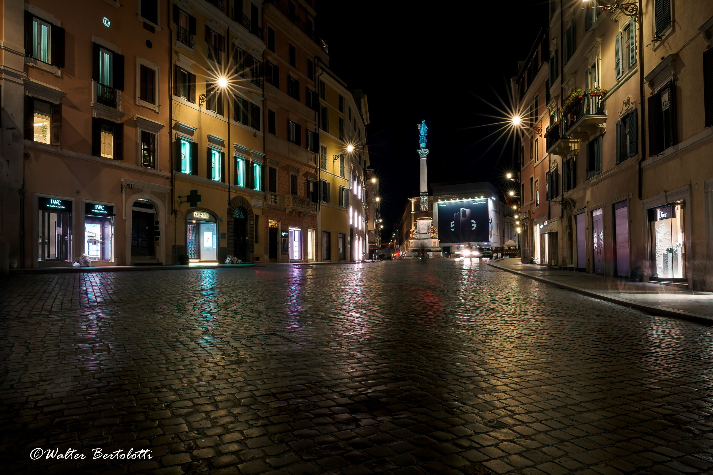 an evening in the center -- vers. Color