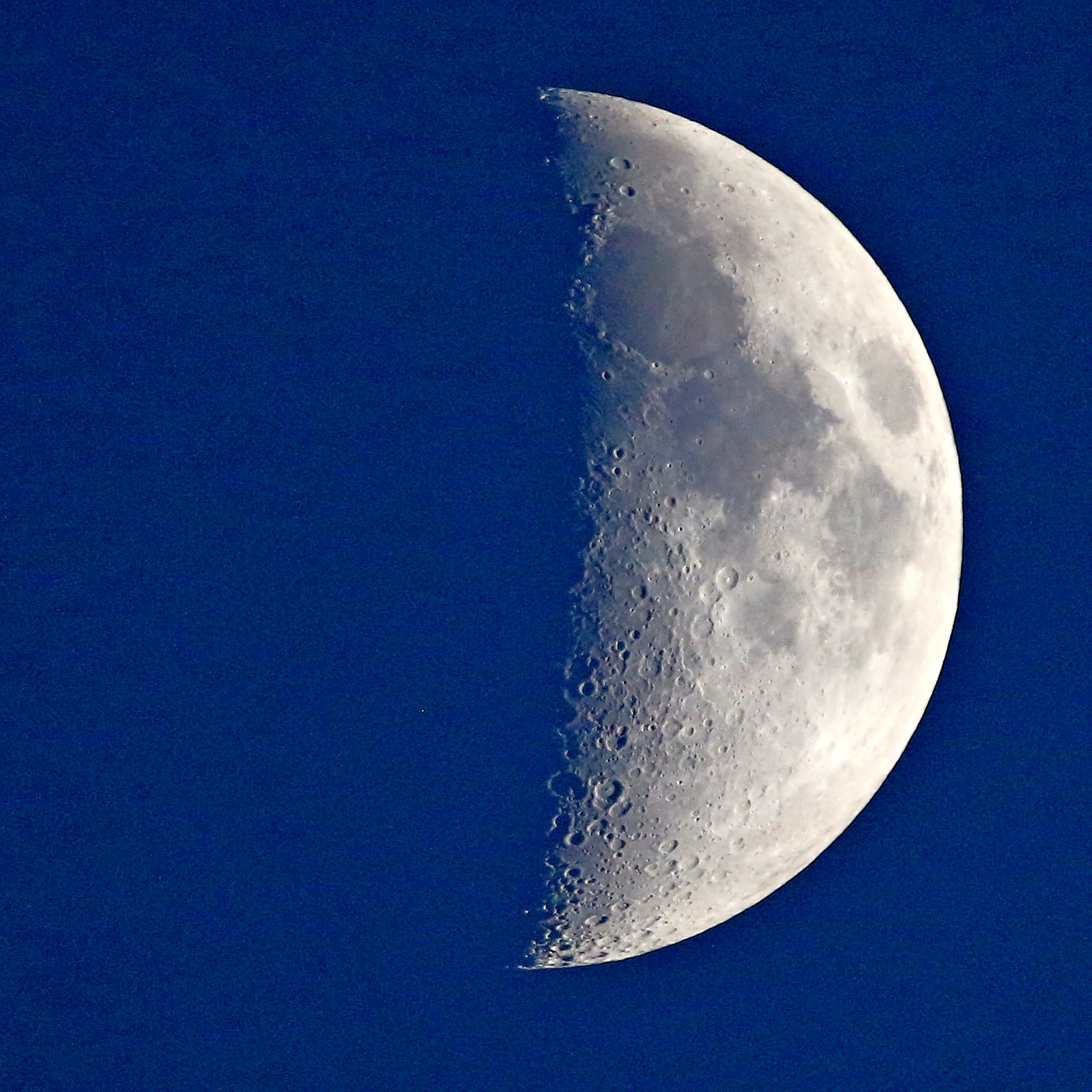 Moon 27 Jun 9pm (clear sky)
