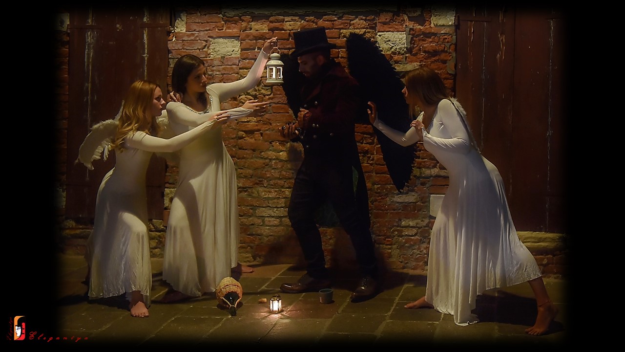 "Non soltanto maschere..." (Not only Masks...)