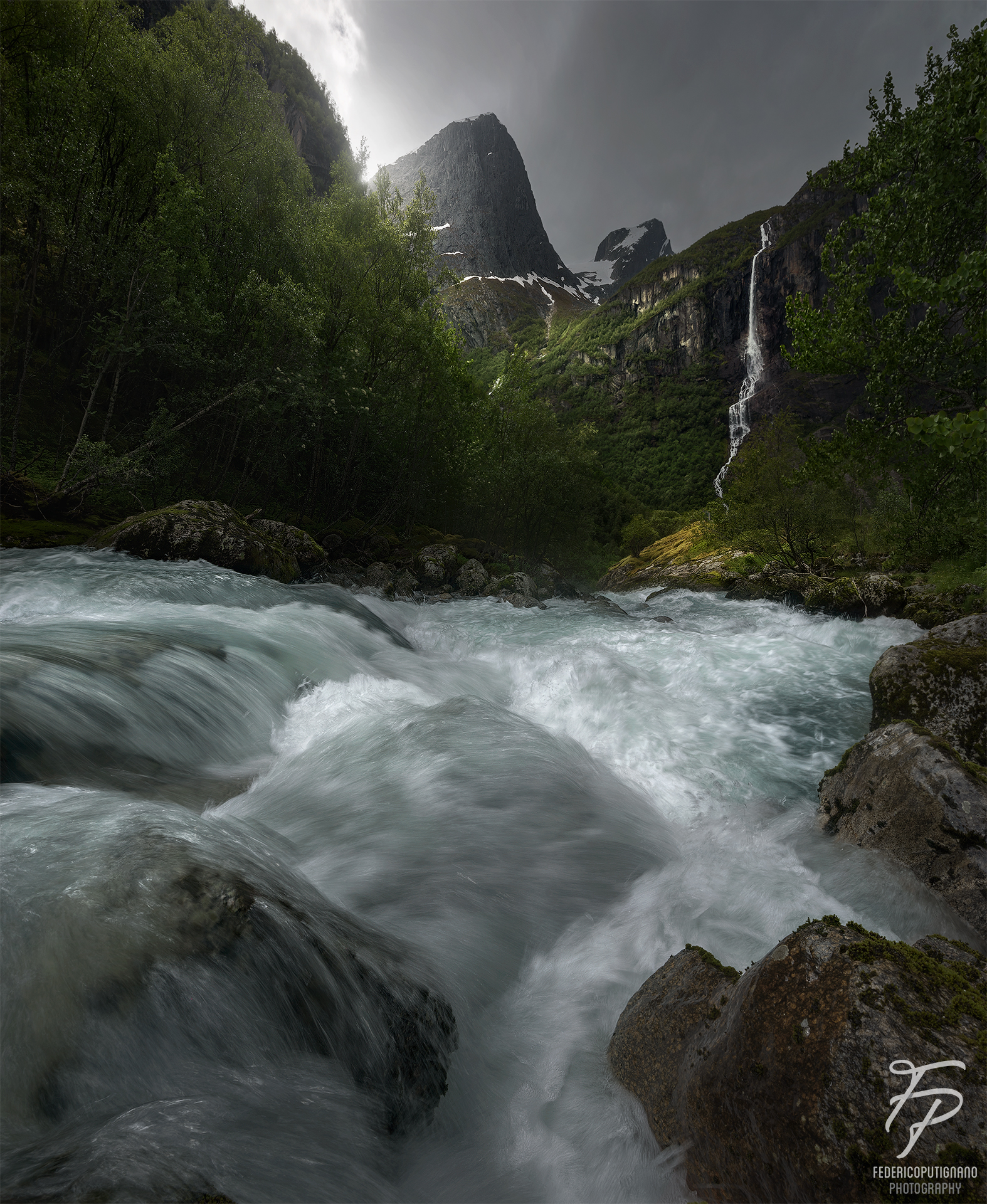 "Descending to Lost Places"