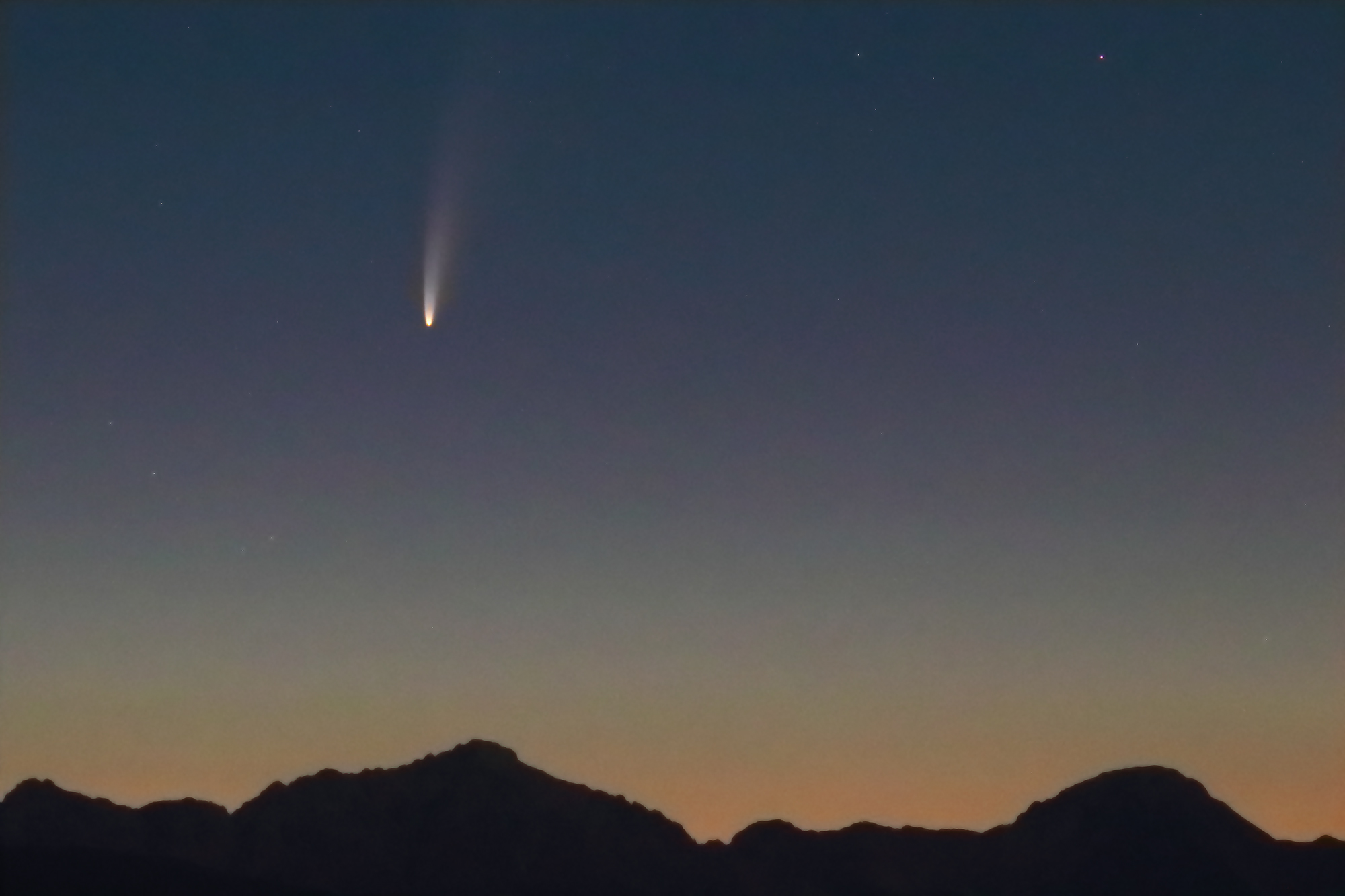 neowise sorge sul monte camicia