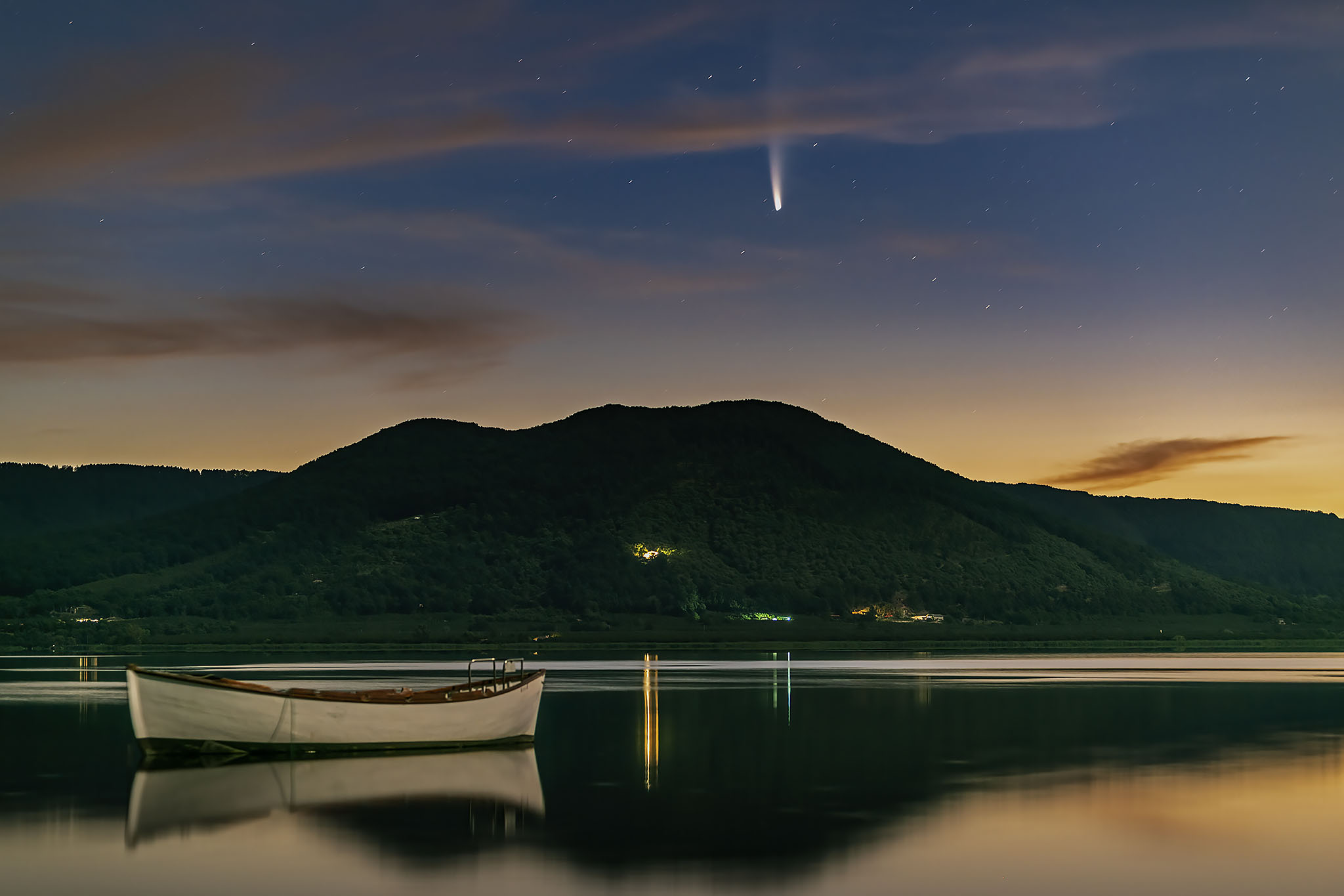 Passaggio Neowise sul Lago di Vico