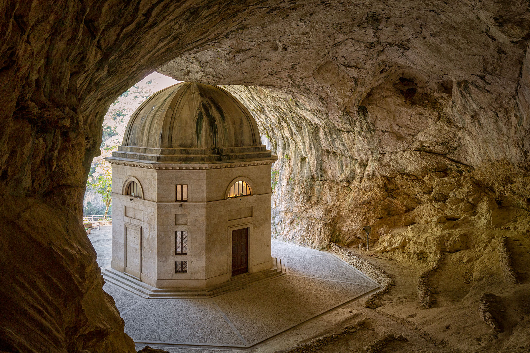 Genga - Tempio del Valadier