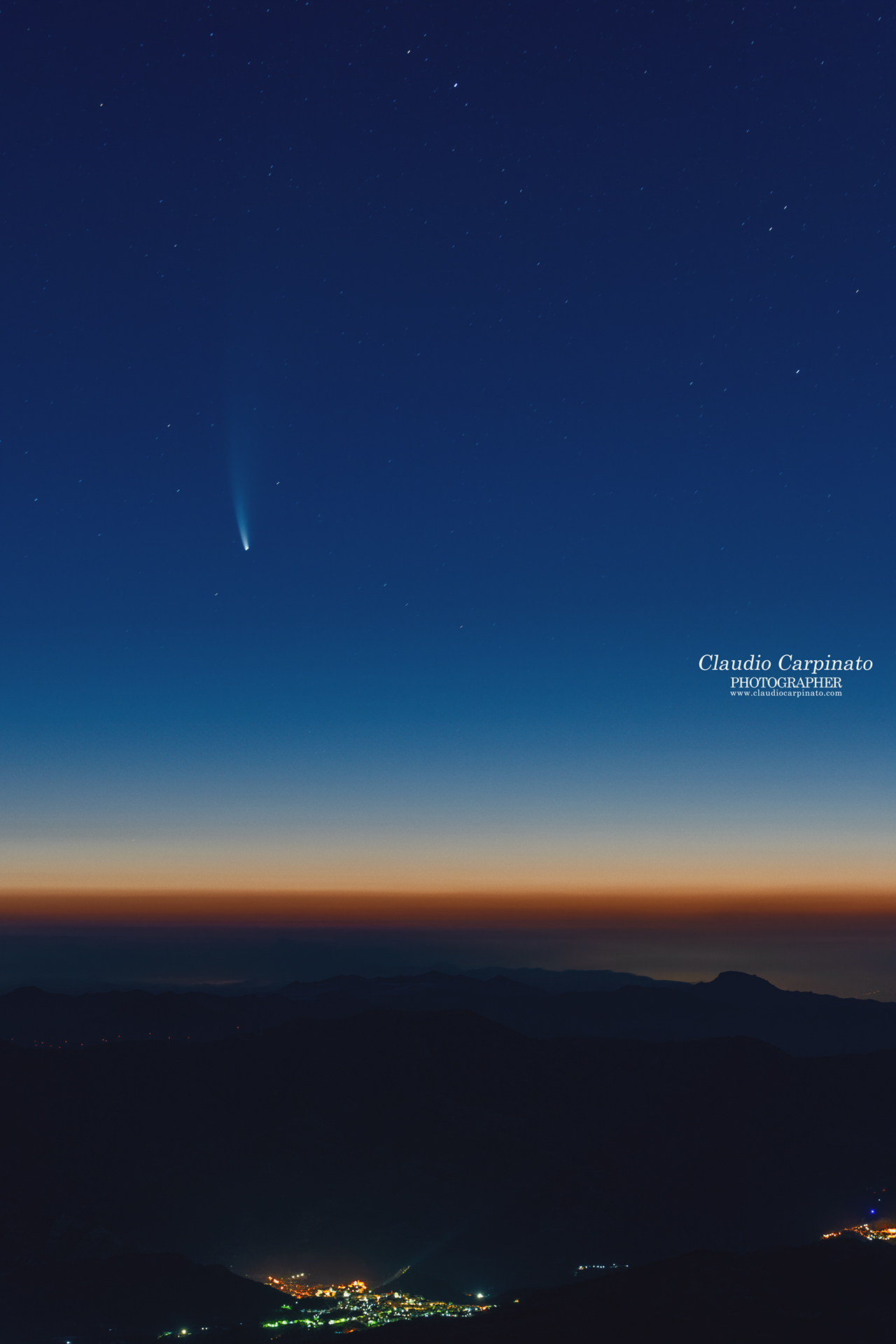 Comet "c/2020 F3 Neowise" as seen from Mount Etna